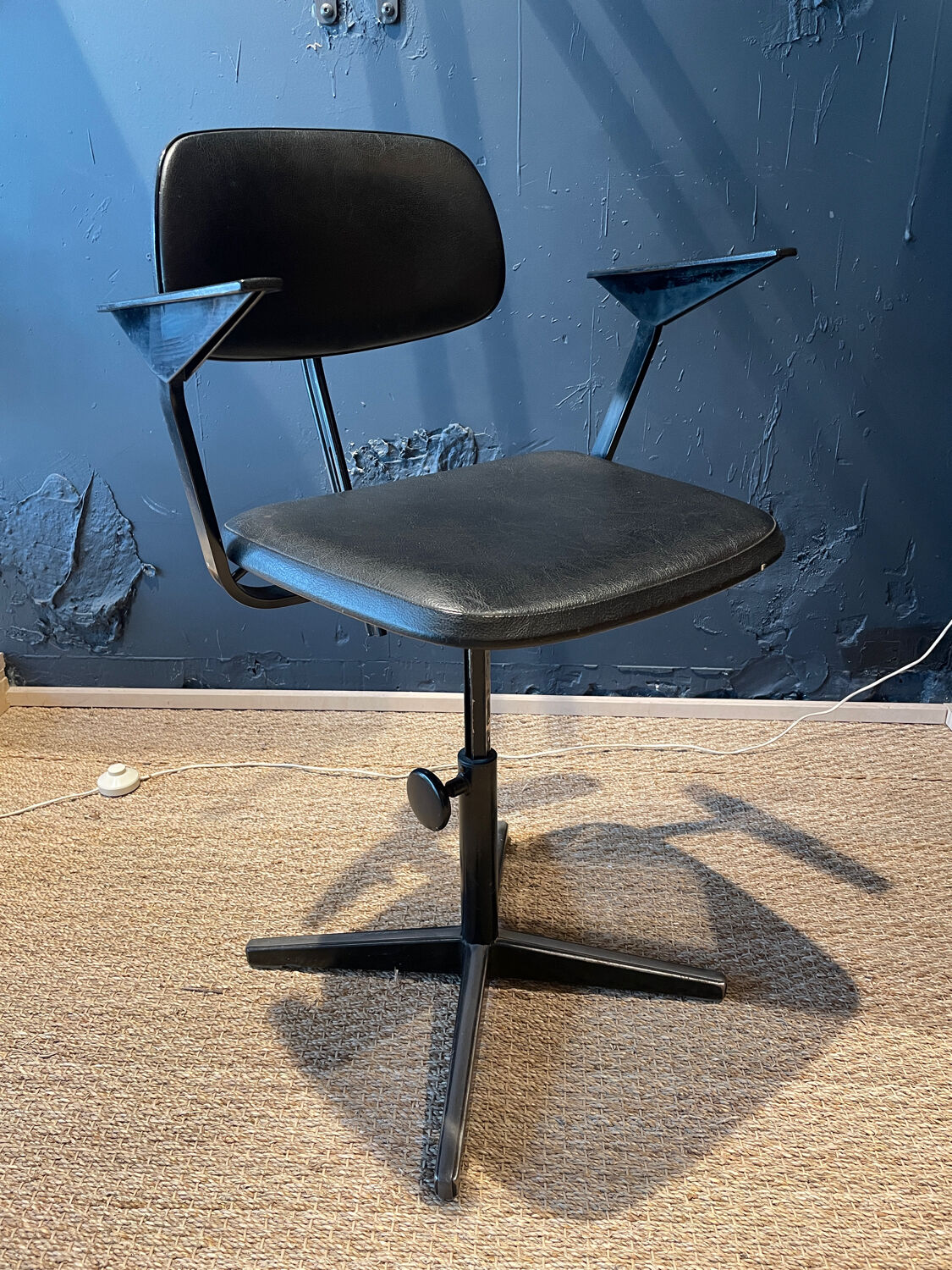 Height adjustable office chair Ahrend by Cirkel year 70