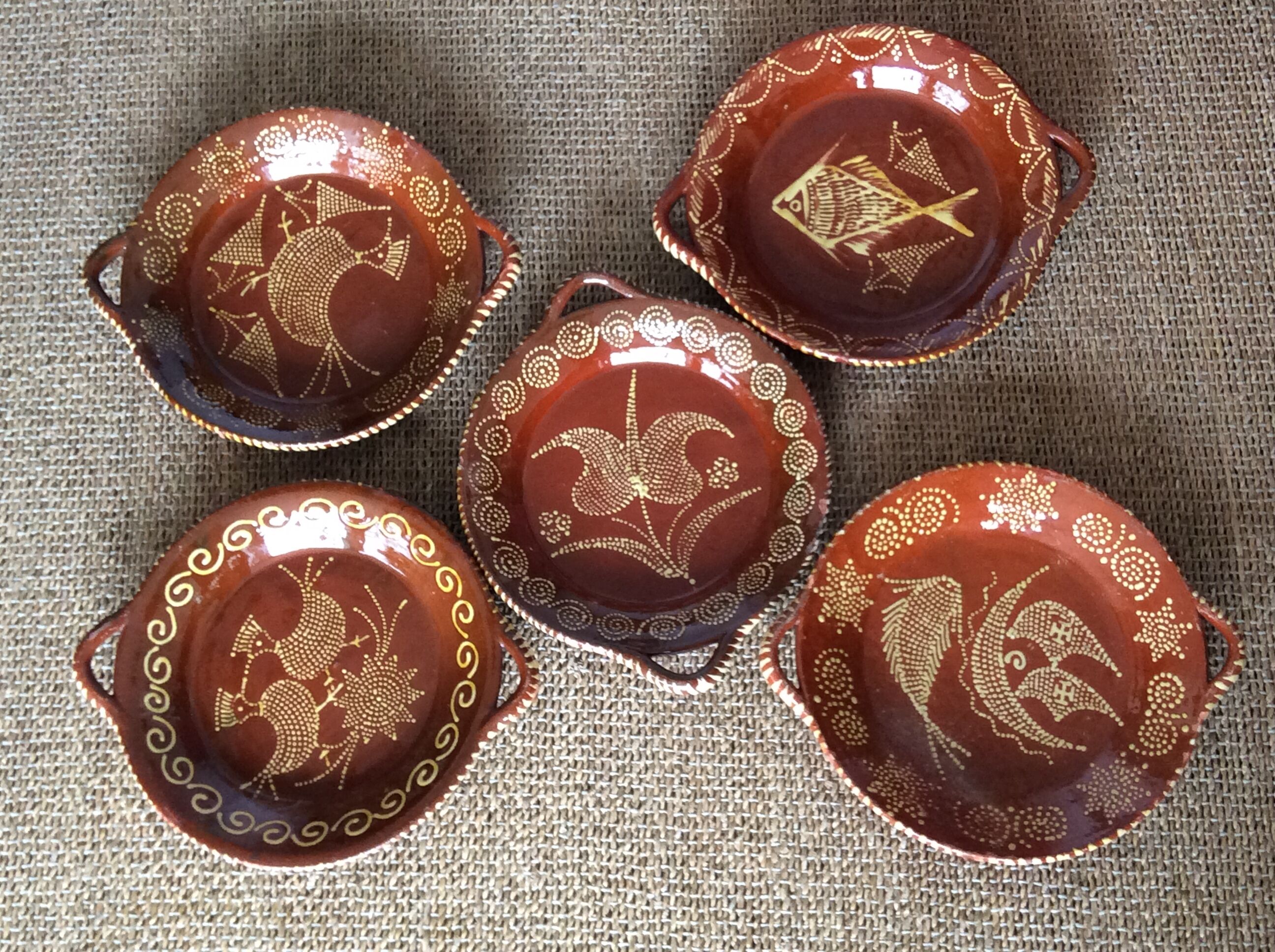 5 flat plates in glazed terracotta