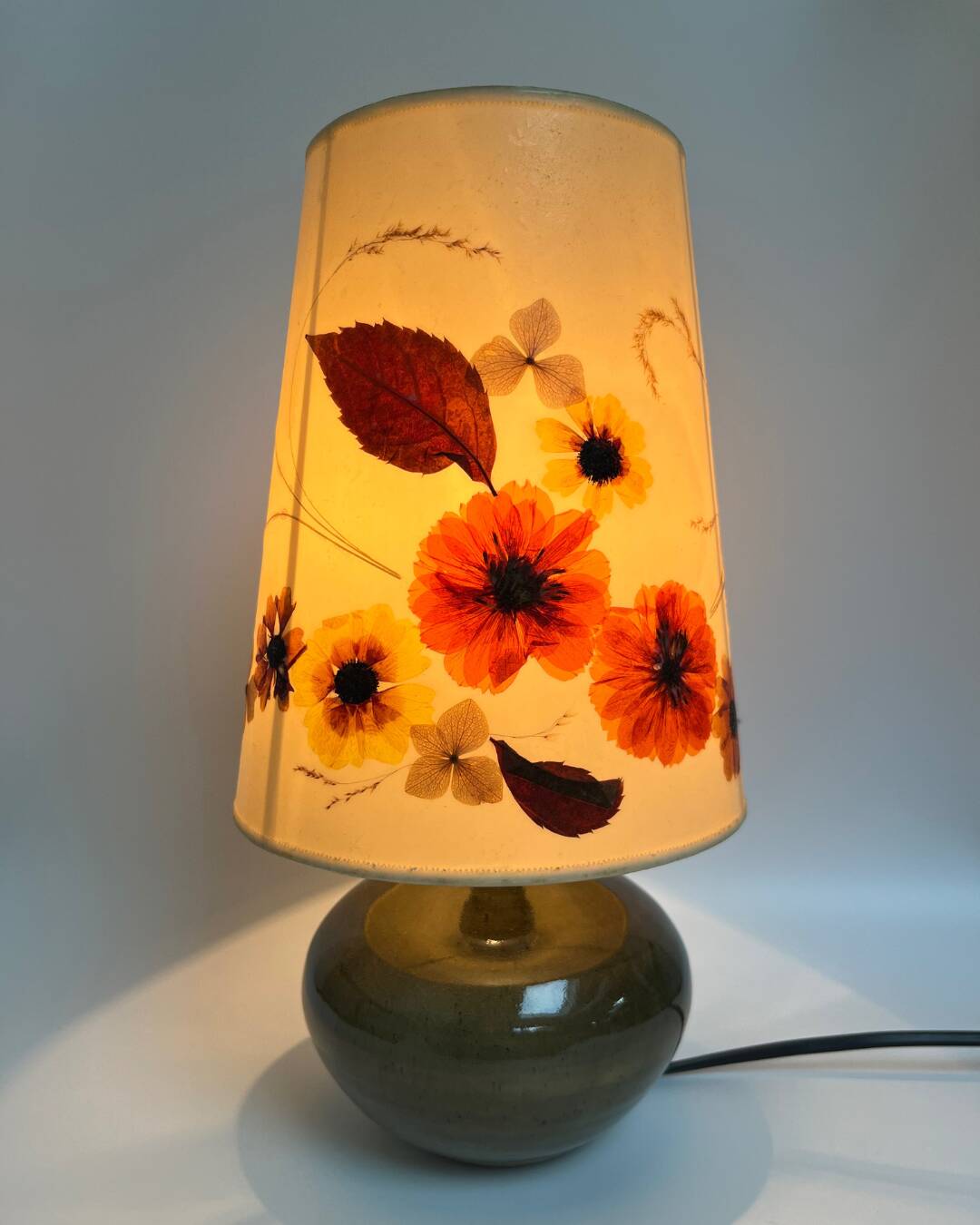 Lampe vintage fleurs séchées – France, années 70