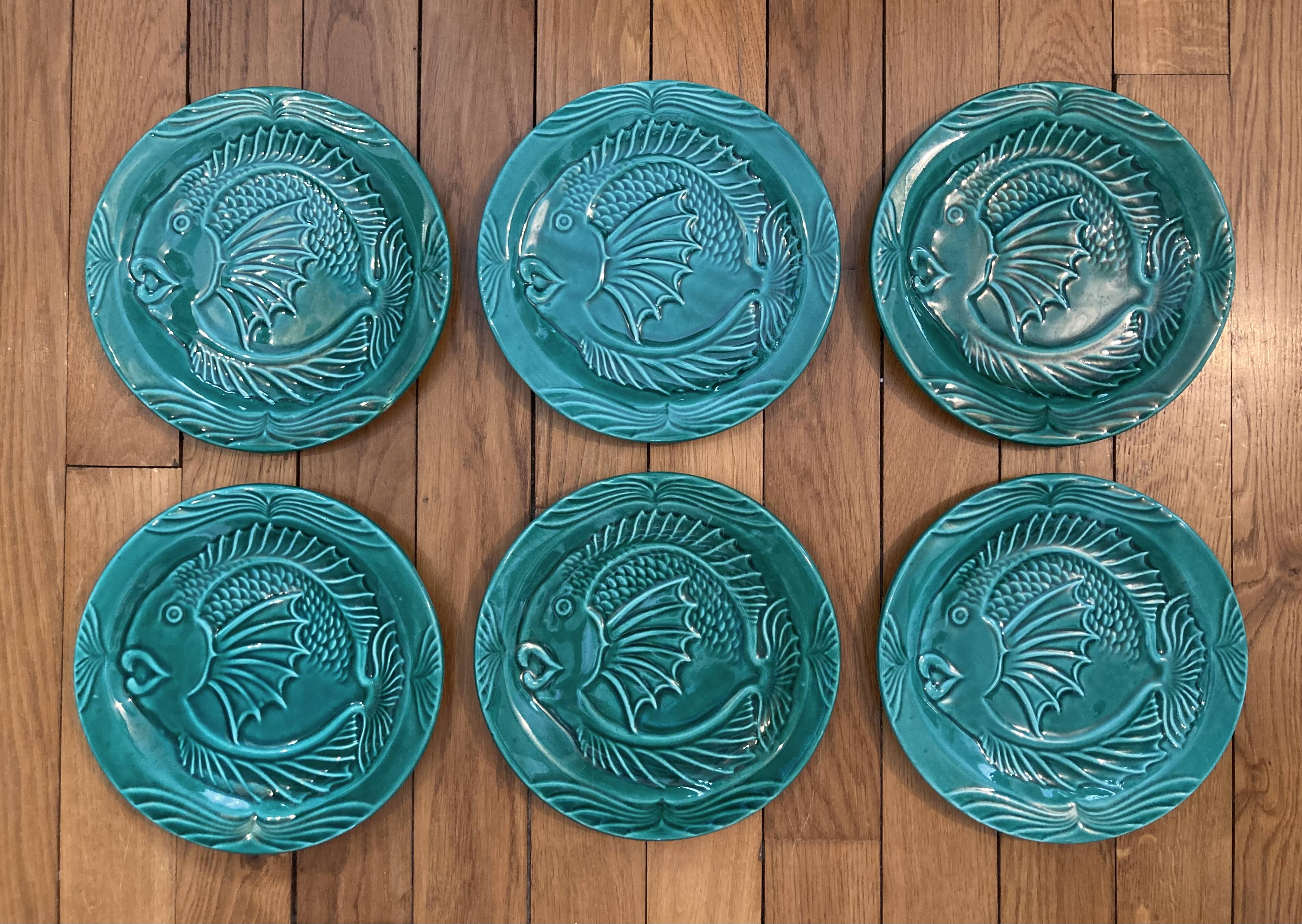 Vallauris - Set of 6 "fish" plates in earthenware and green enamel