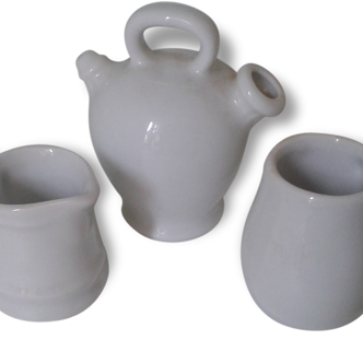 Lot de 3 petits pichets en porcelaine