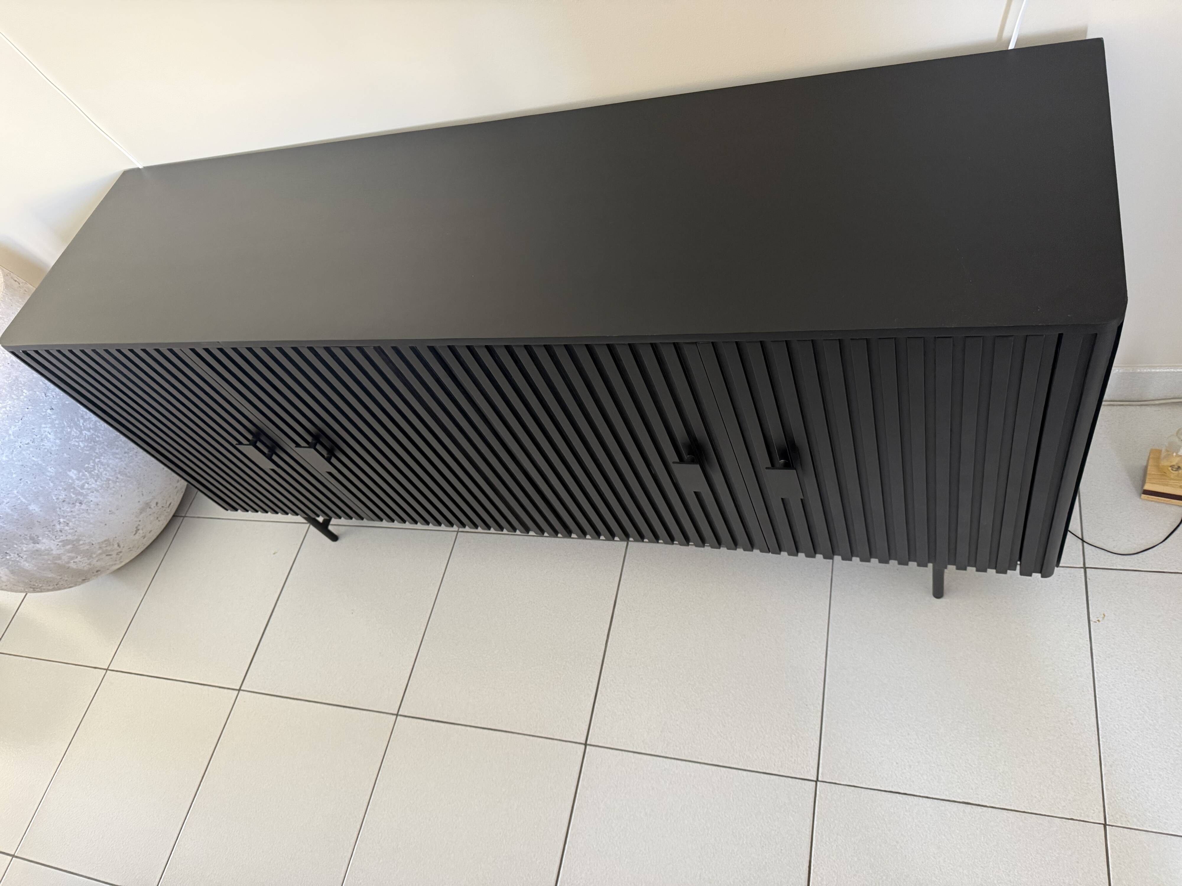 Buffet / black fluted wooden sideboard 170 x 80 cm