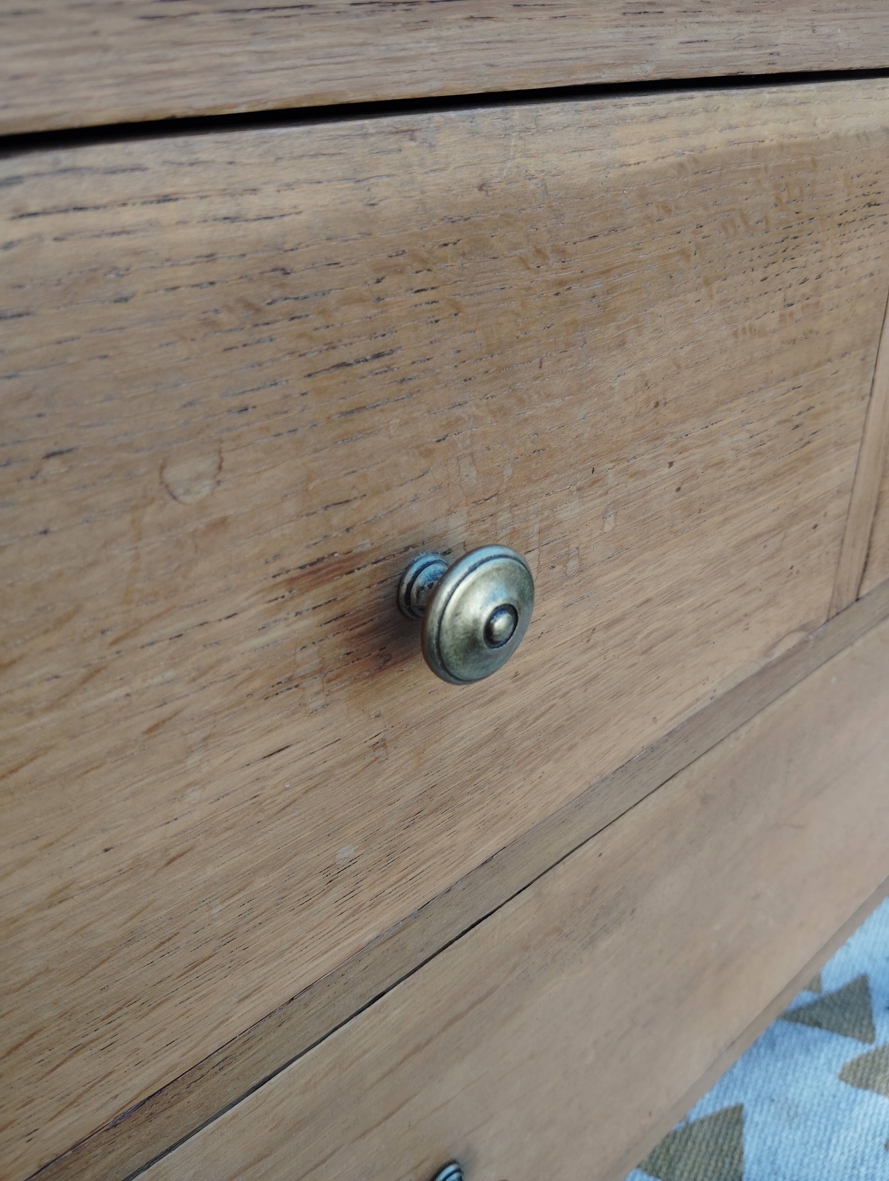 Small English oak chest of drawers with 3 drawers