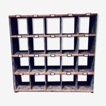 Trade furniture with lockers