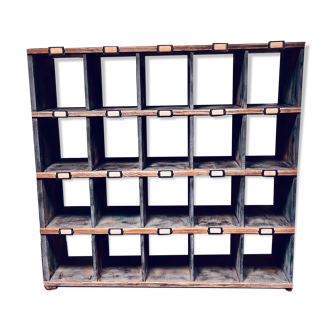 Trade furniture with lockers