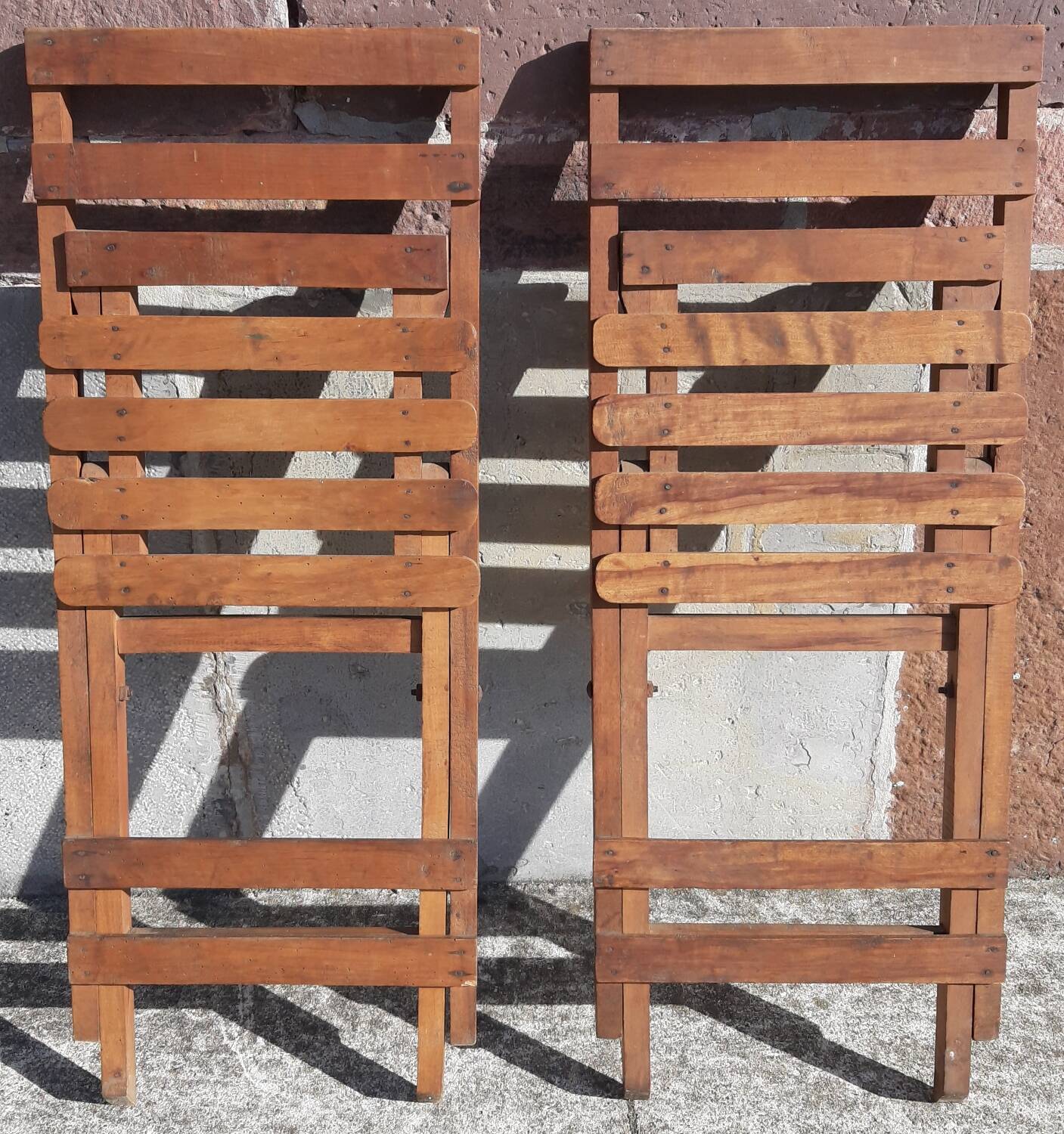 Chaises en bois pliables années 50