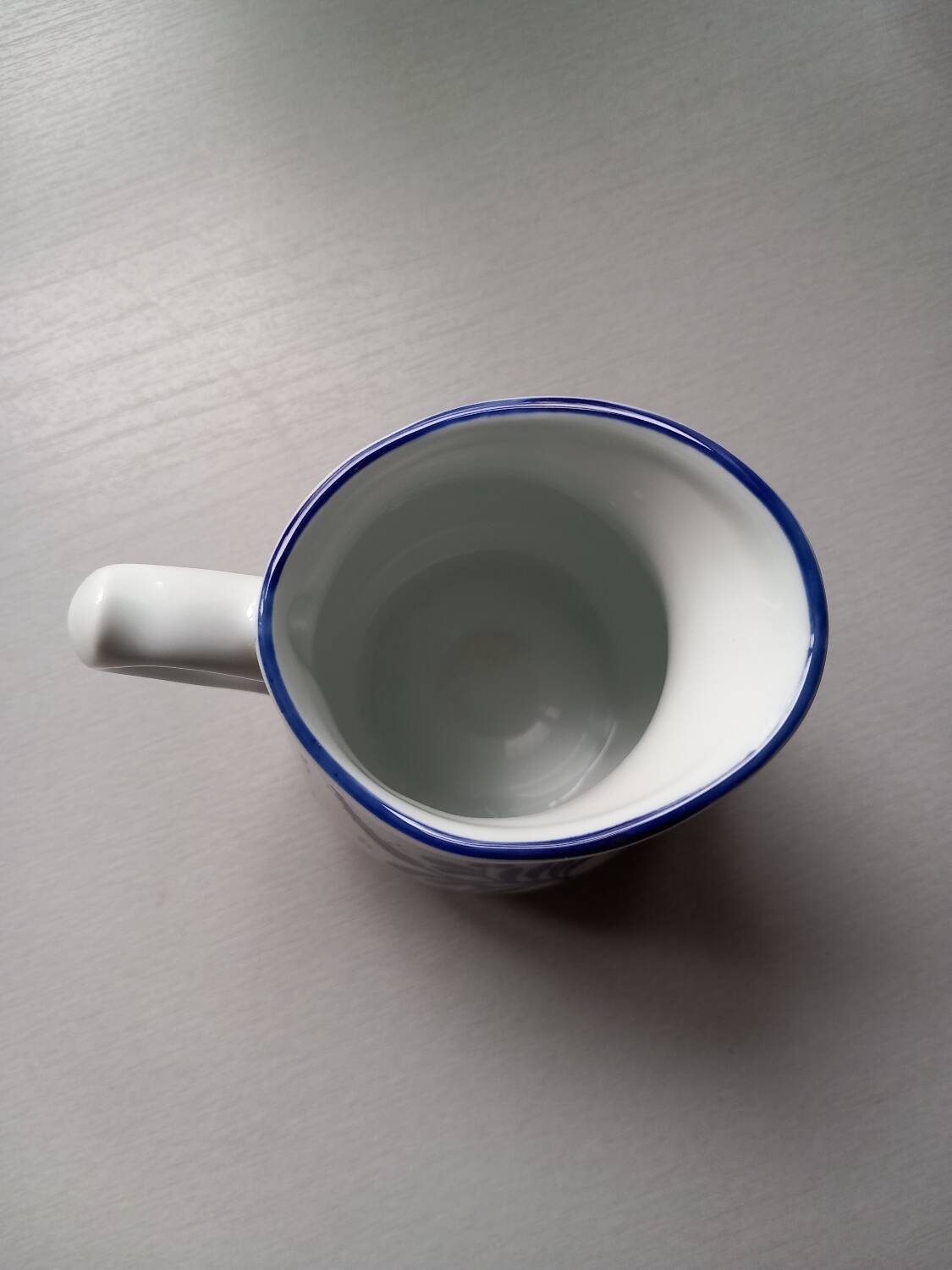 Petit pot à lait en porcelaine de Limoges