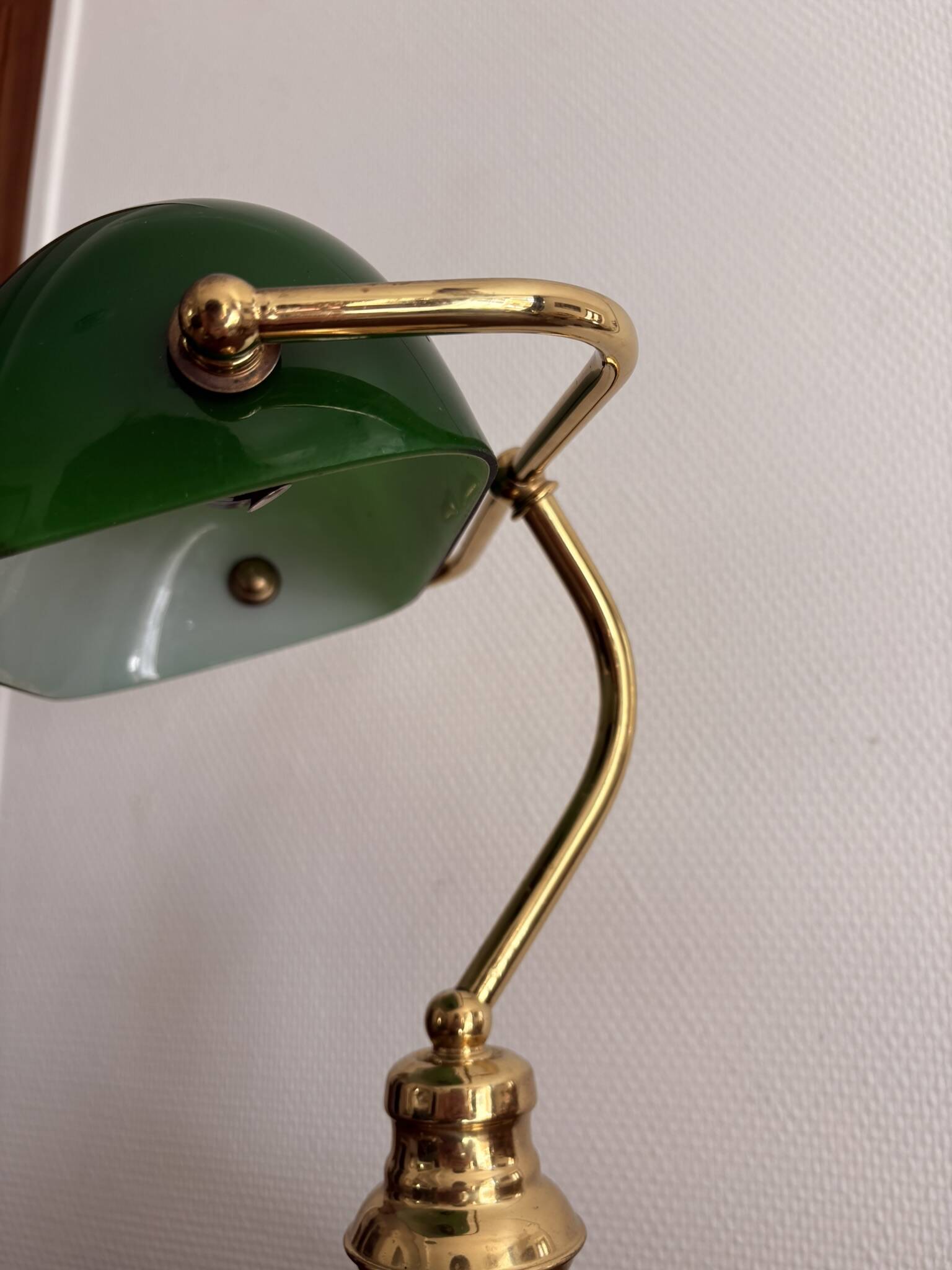 Ancien Lampe Notaire Banquier Bureau Opaline Vert Laiton Doré