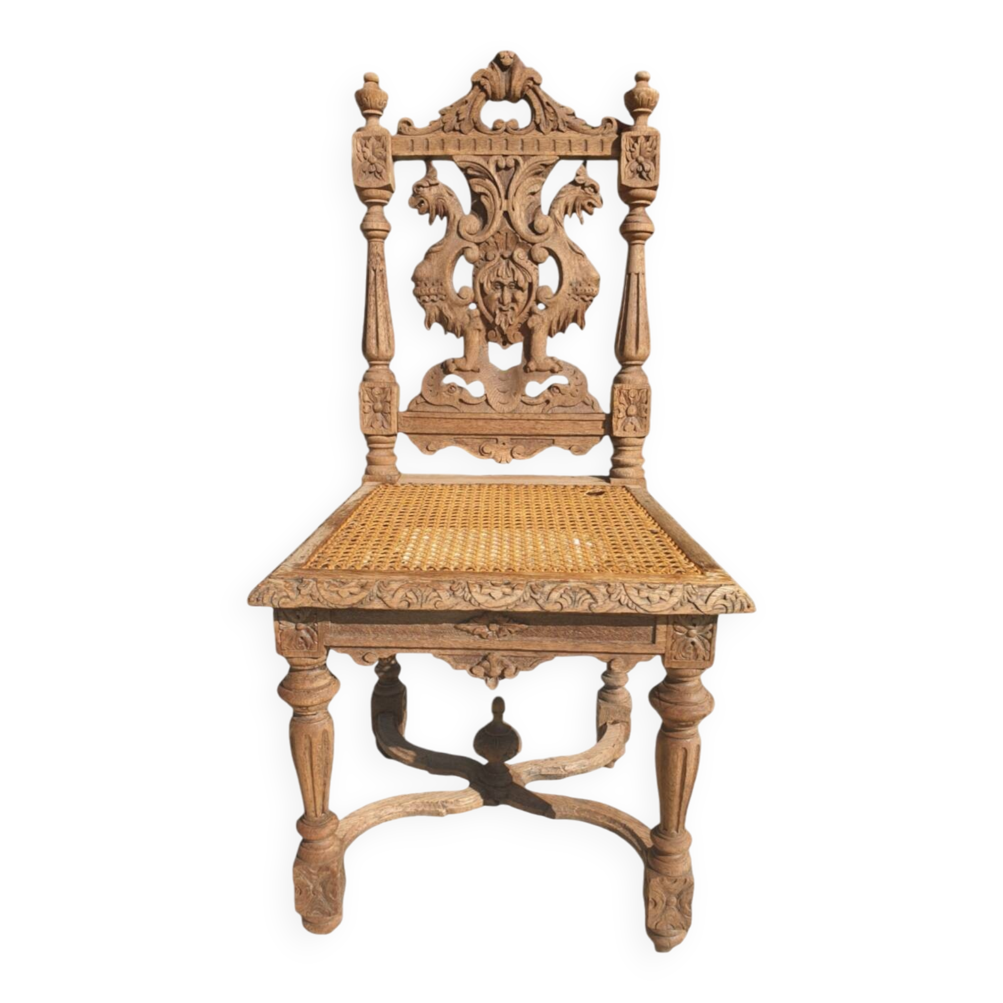 Chaise en chêne naturel sculpté