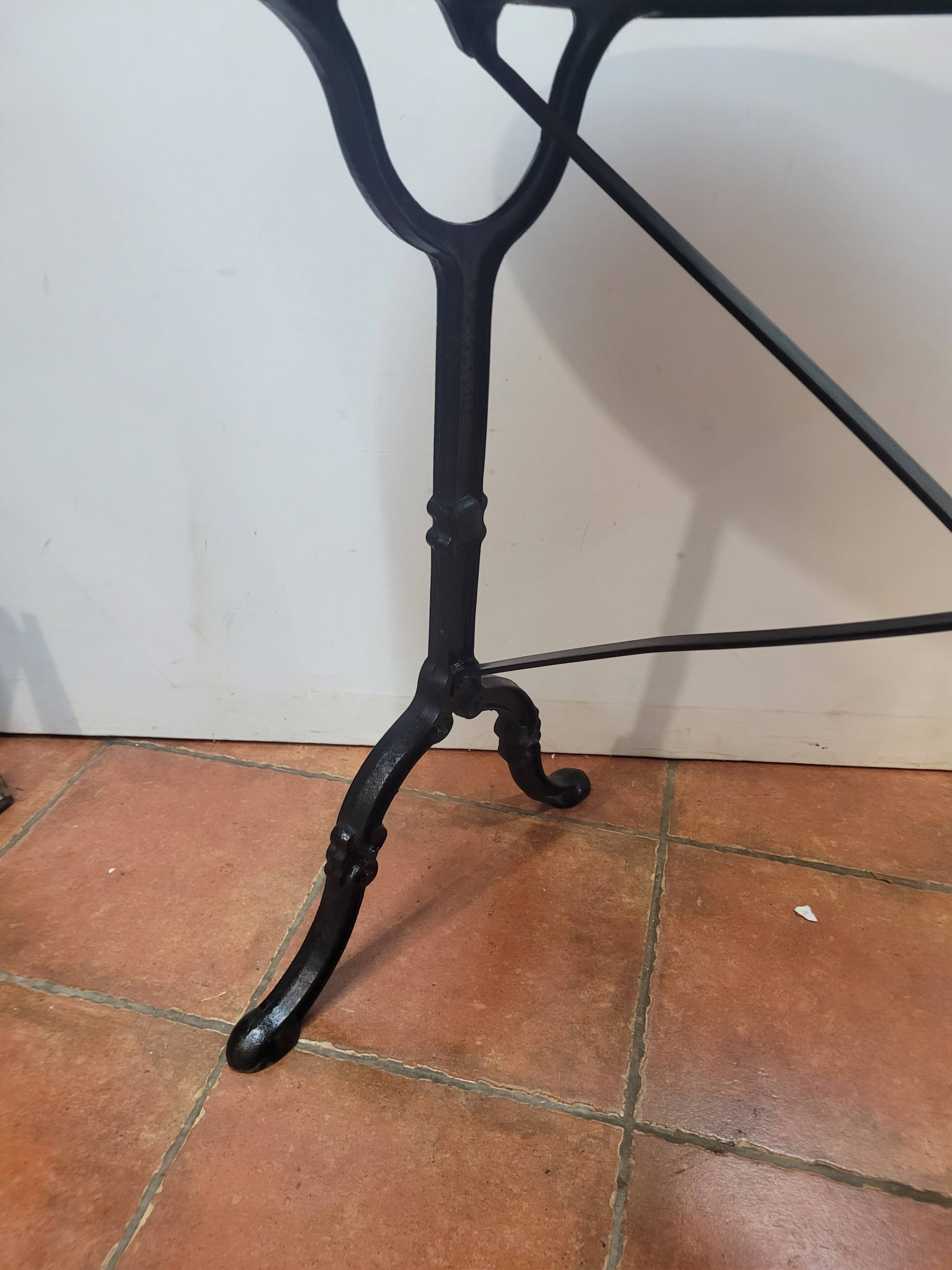 Table bistrot dessus marbre