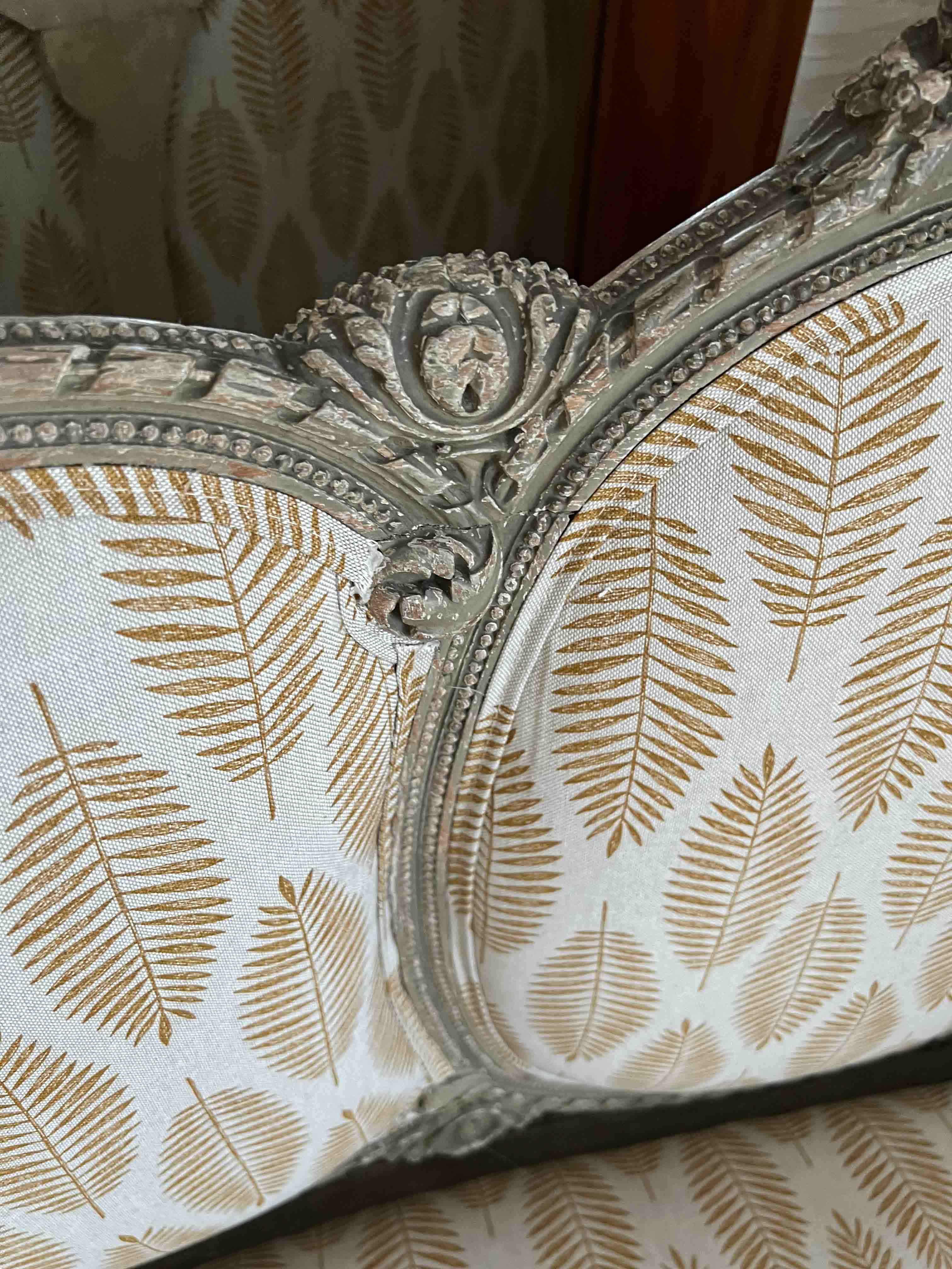 Small sofa basket Louis XVI in lacquered wood