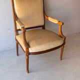 Antique armchair in solid wood