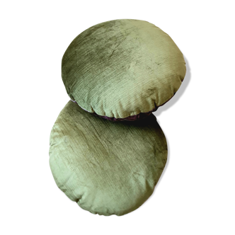 Madura round cushions