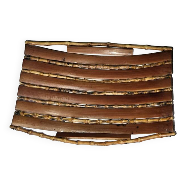 Corbeille en bambou et lamelles de bois