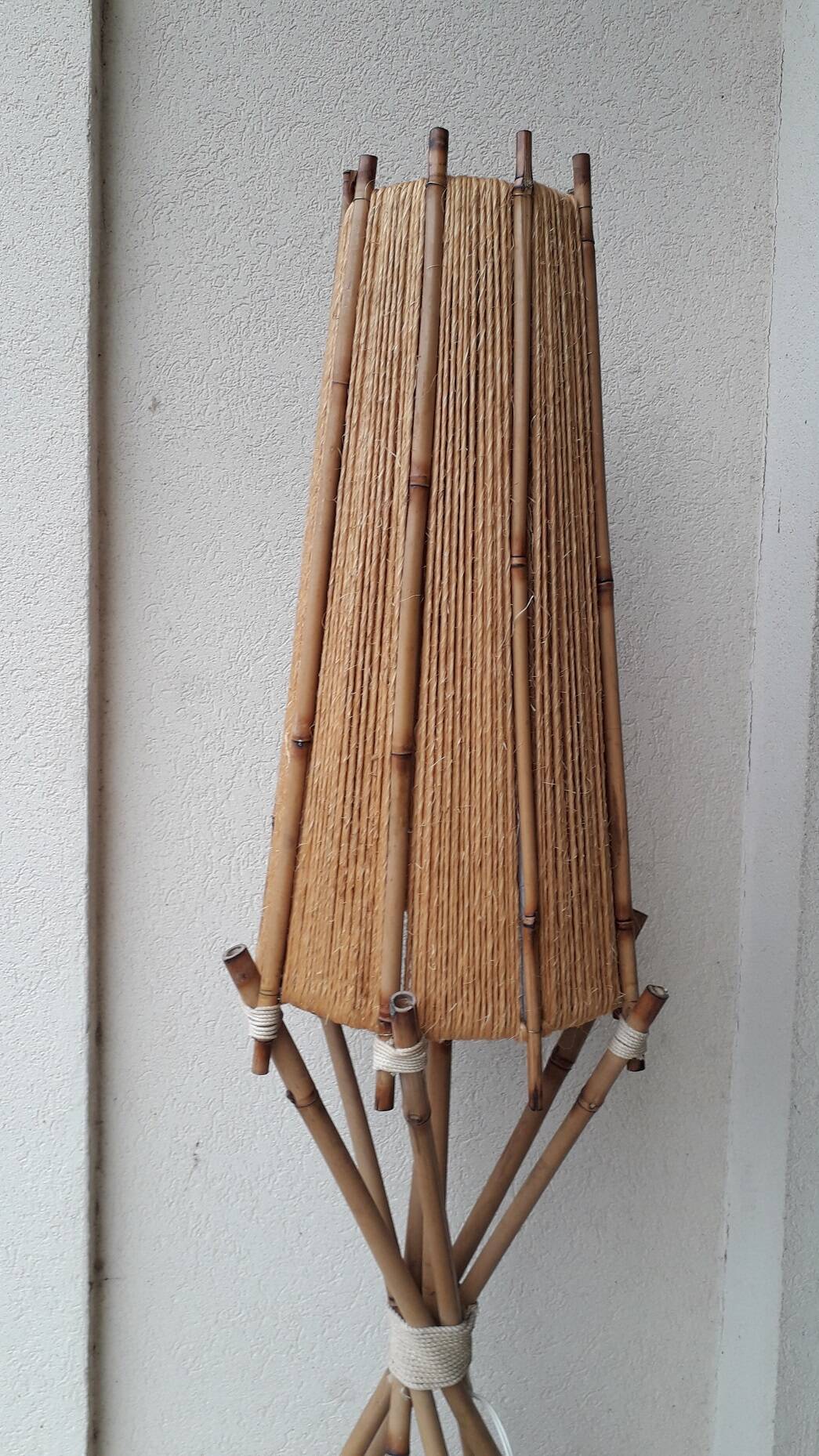 Lampadaire bambou et ficelle