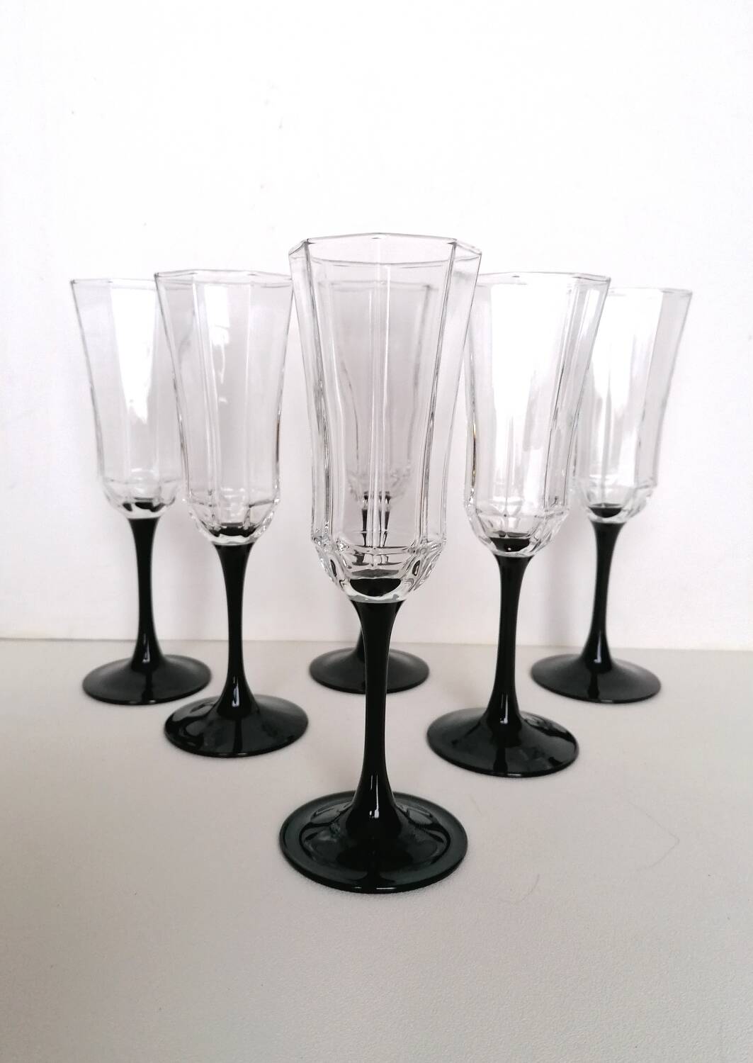 6 coupes à champagne pied noir
