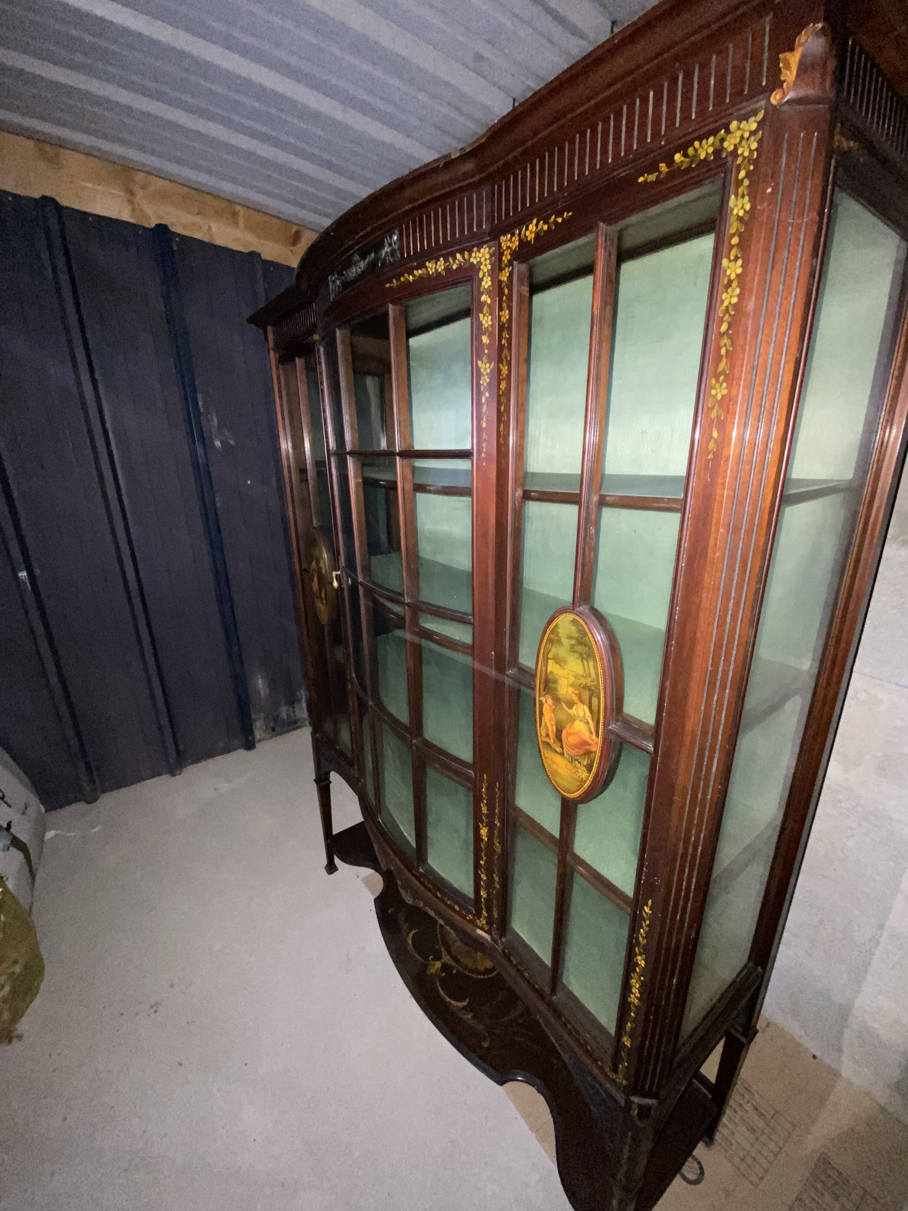 Vitrine ancienne