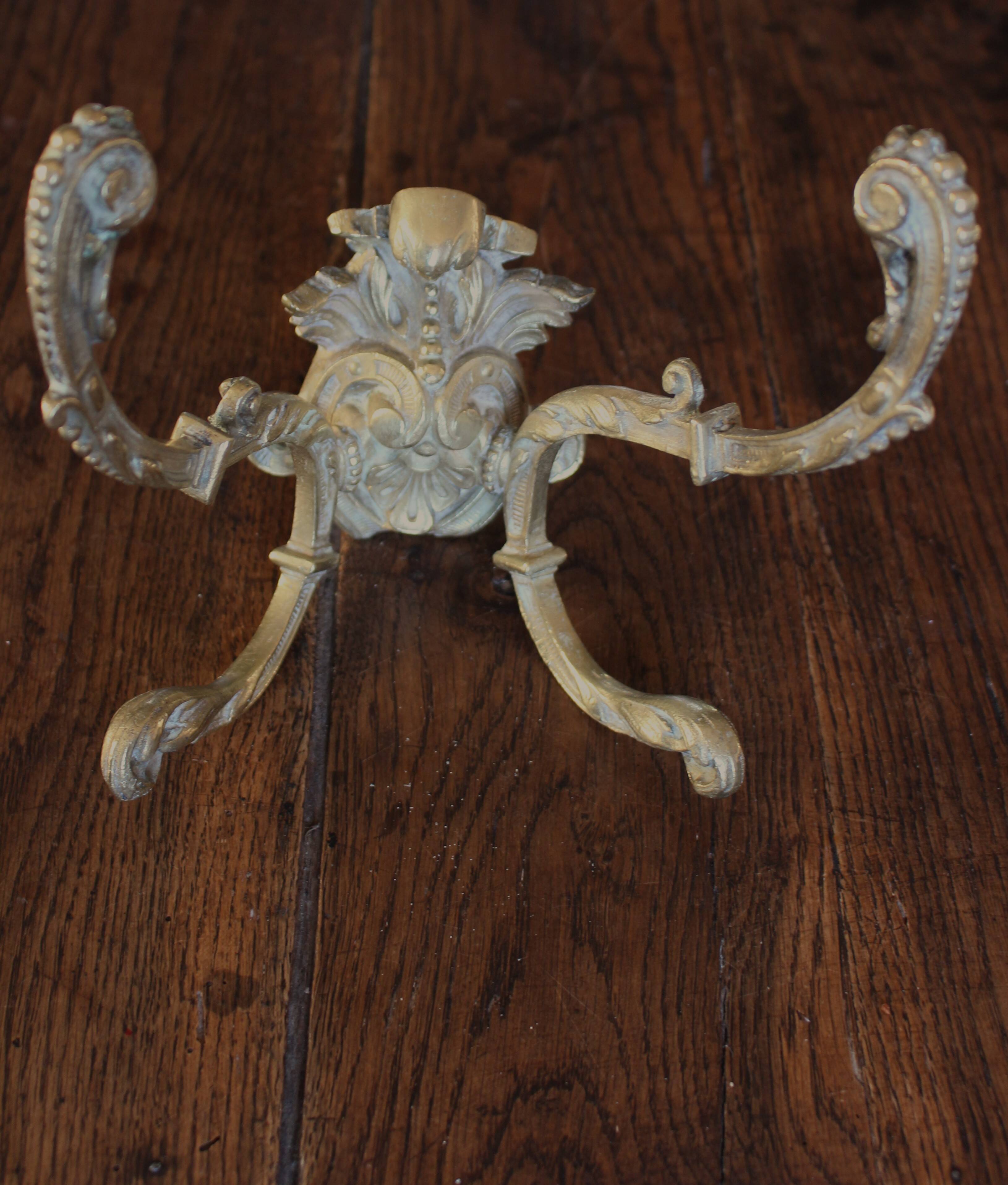 Patère laiton travaillé paire doubles crochets