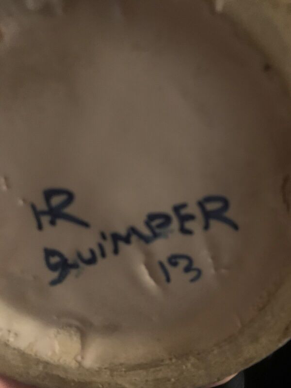 Vase Henriot Quimper, Signé HR, circa 1904-1922, numéroté 13, bretons, fleurs