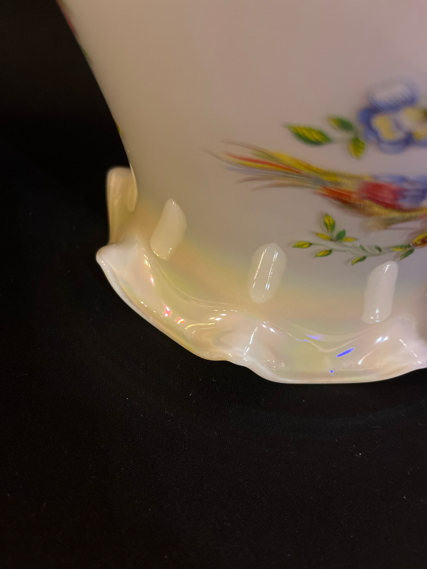 New vintage suspension in iridescent opaline – Attributed to Vianne