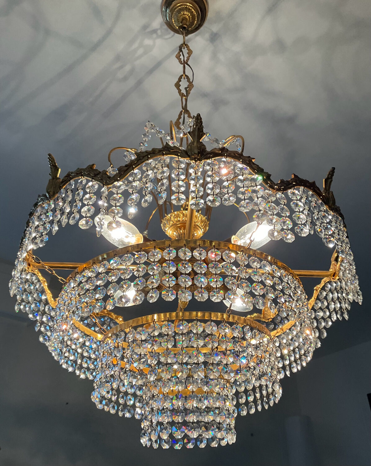 Waterfall chandelier in gilded bronze and crystal tassels