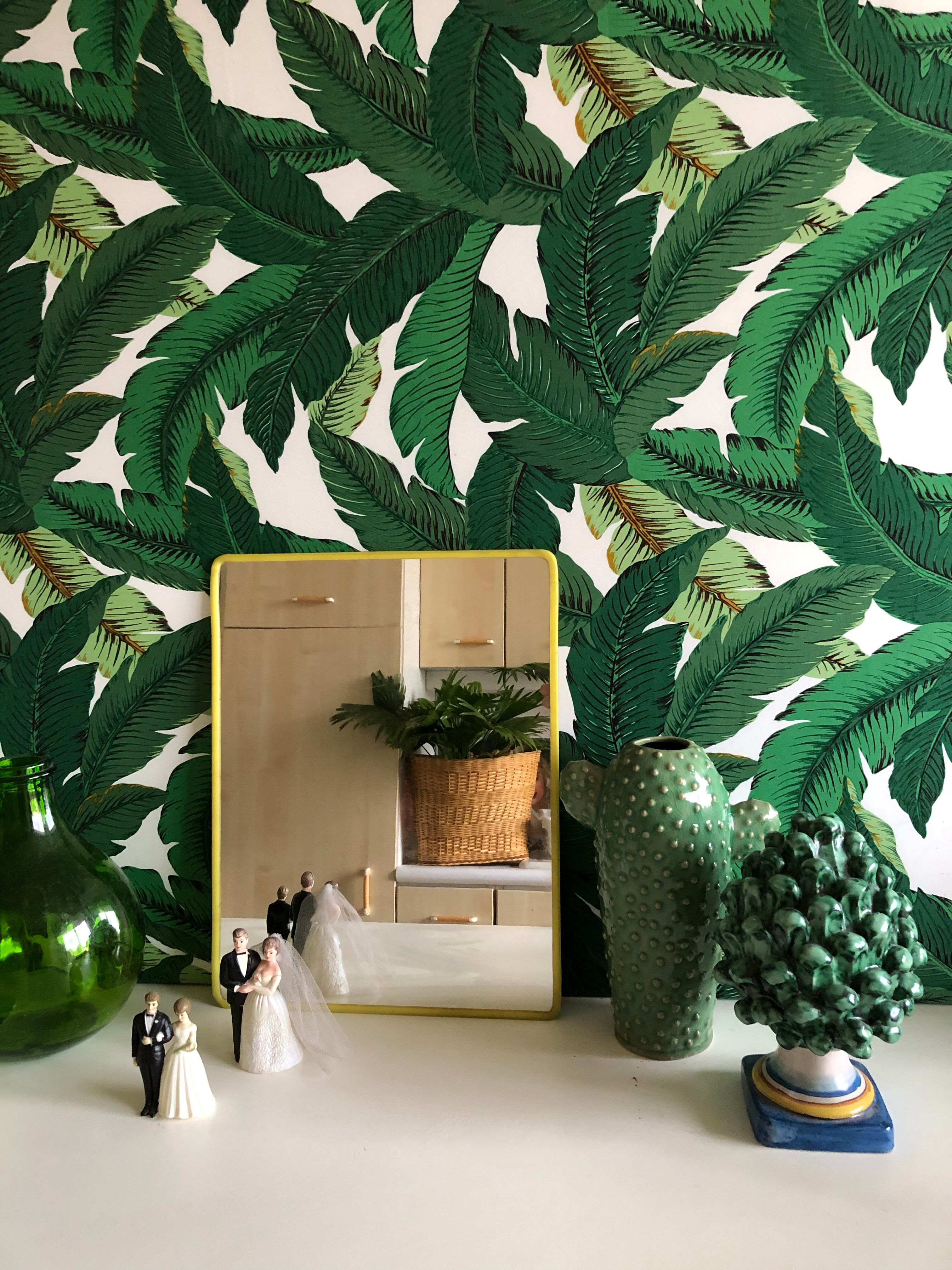 Mirror barber yellow plastic frame