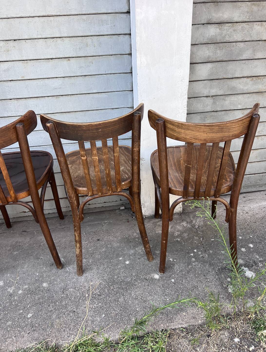 (Lot) 6 wooden bistro chairs