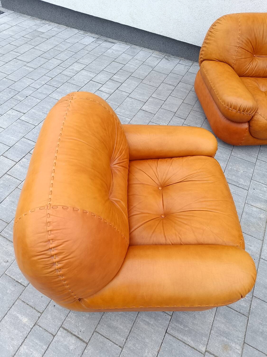 2 fauteuils en cuir cognac Sapporo, Mobil Girgi Italie