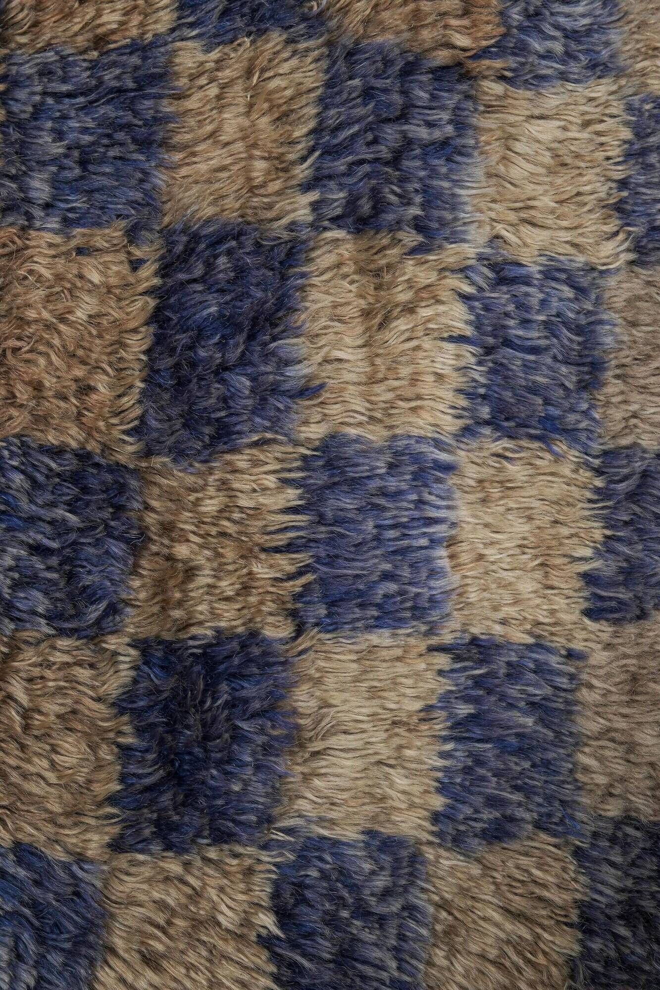 Vintage Turkish handmade rug 136x179 cm