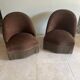 Paire de fauteuils crapaud vintage en velours brun tabac à franges