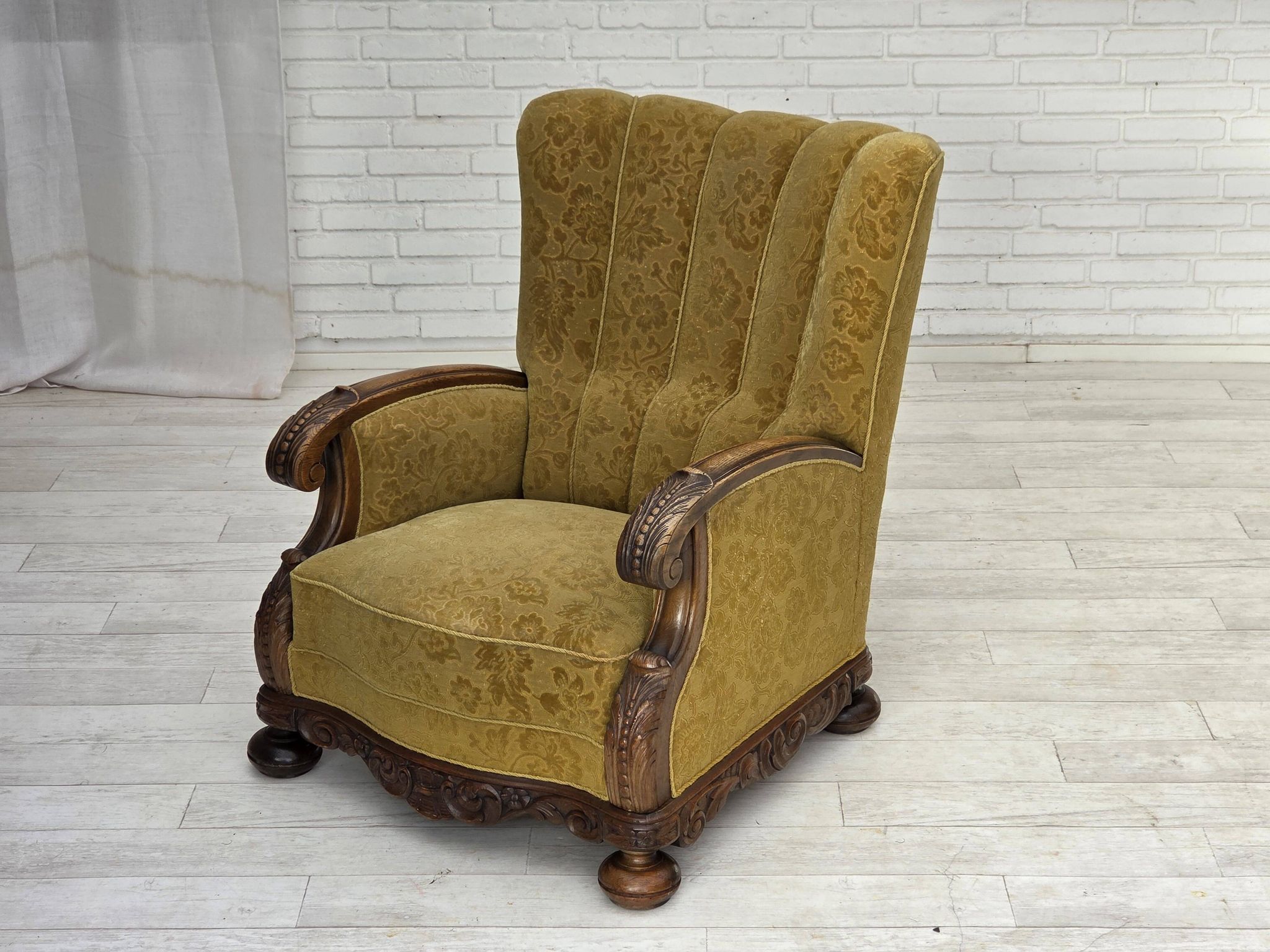 Fauteuil danois à dossier haut, années 1960, laine d'ameublement, bois de chêne massif.