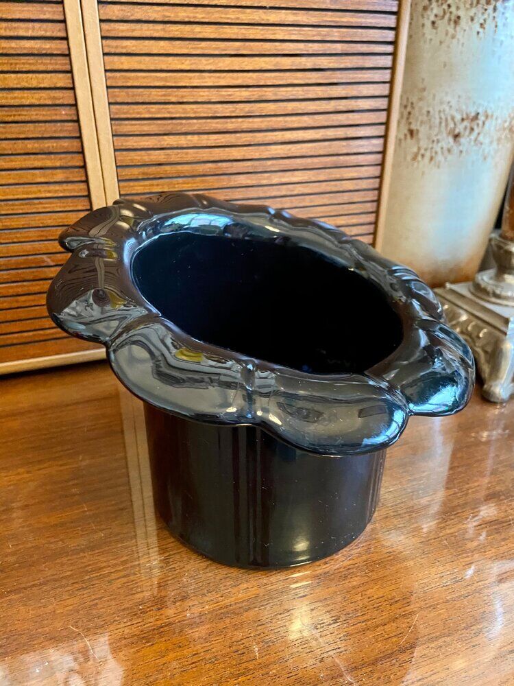 Black earthenware vase