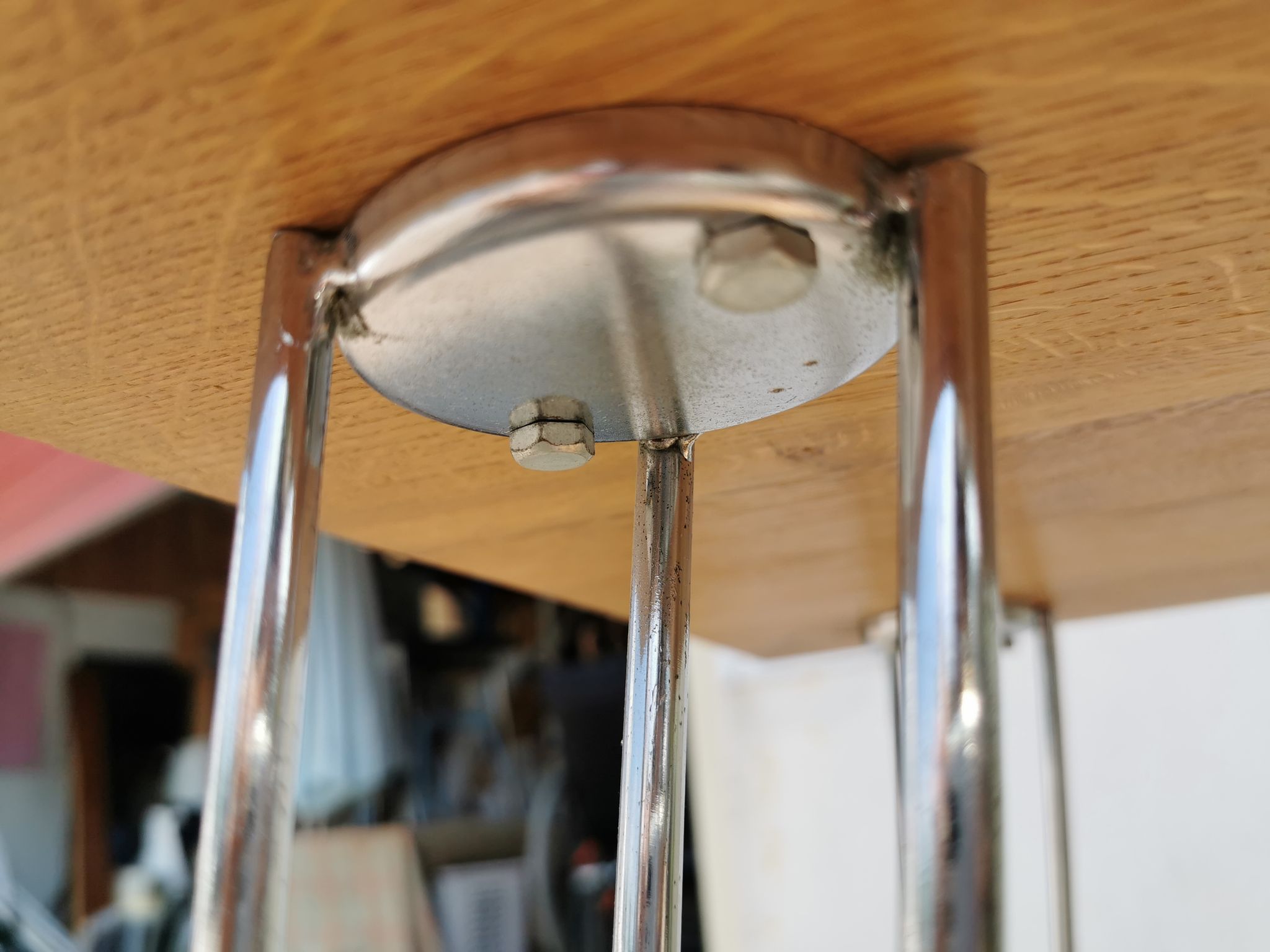 Serving table