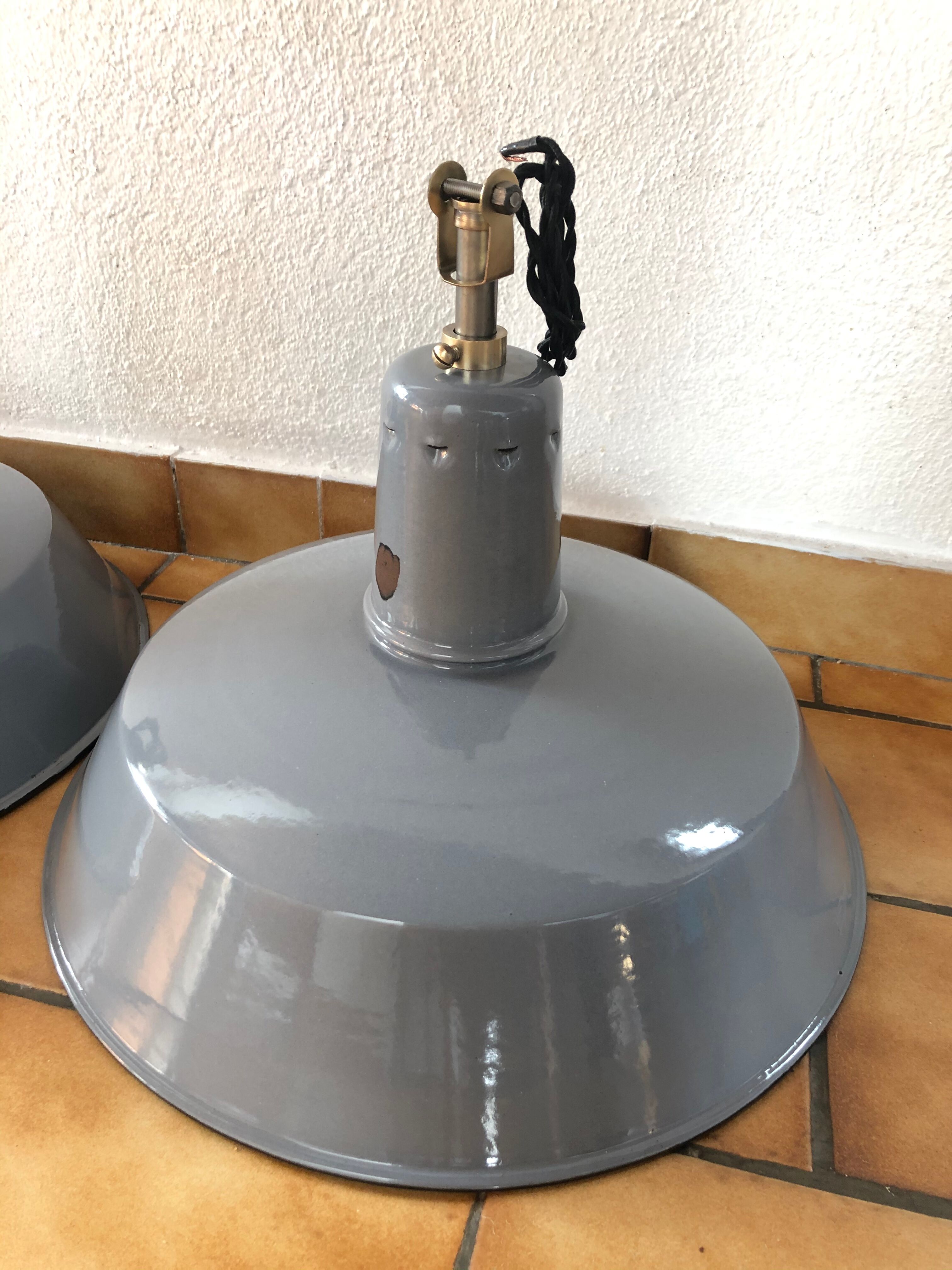 Pair of factory enamelled suspension lamp