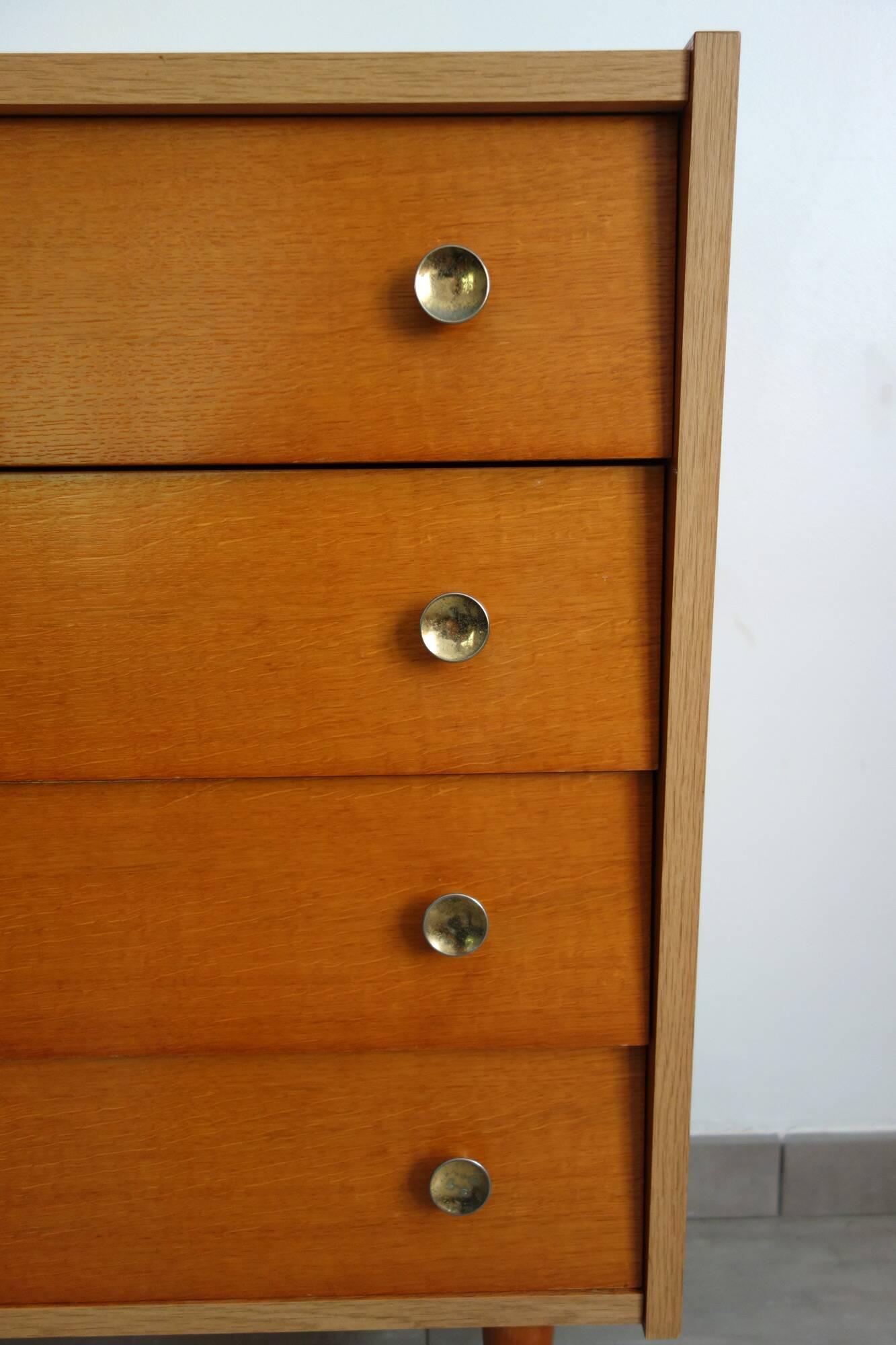 Vintage chest of drawers with 4 drawers from the 1970s.