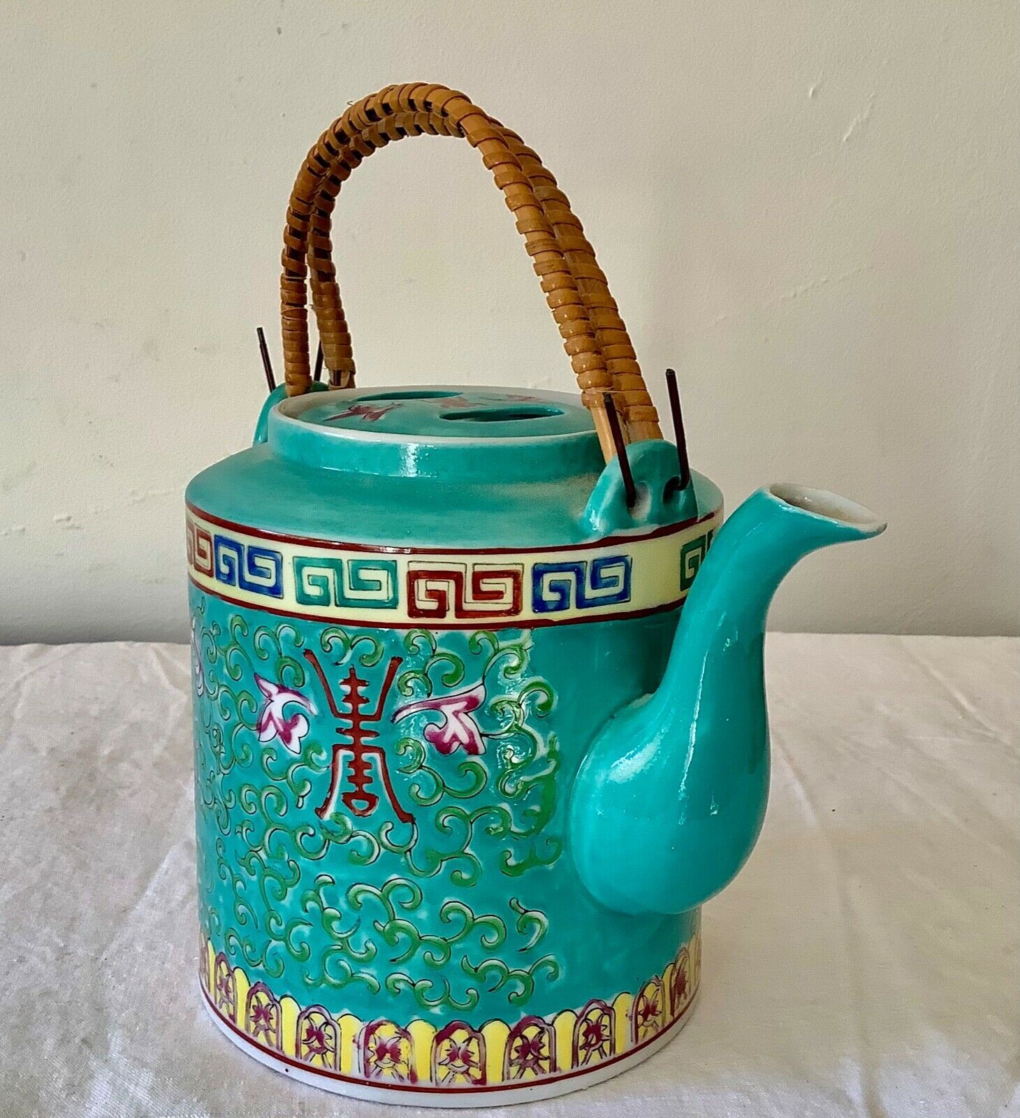Porcelain teapot enamelled decorations made in Japan