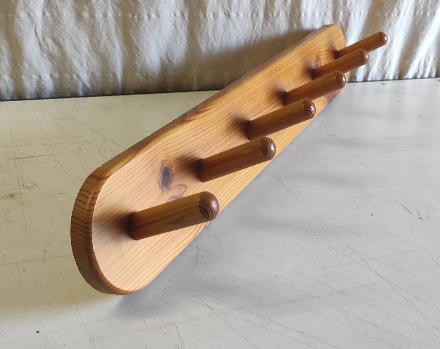 Wall-mounted coat rack in solid pine - 1970s/80s