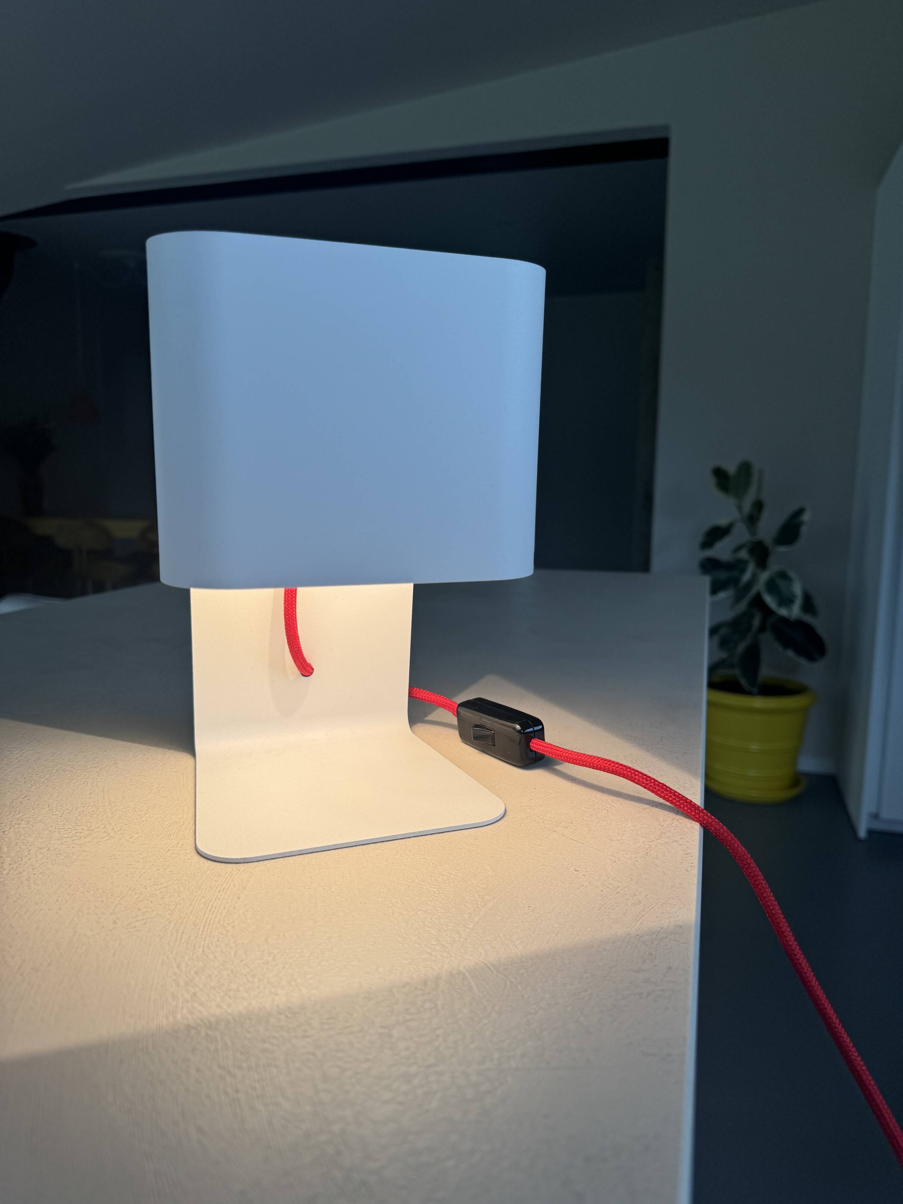 Table lamp