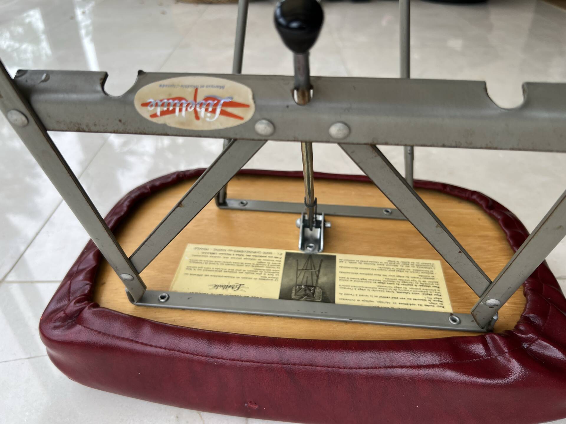 Vintage folding stool Libellule – Normafix – burgundy faux leather – years
