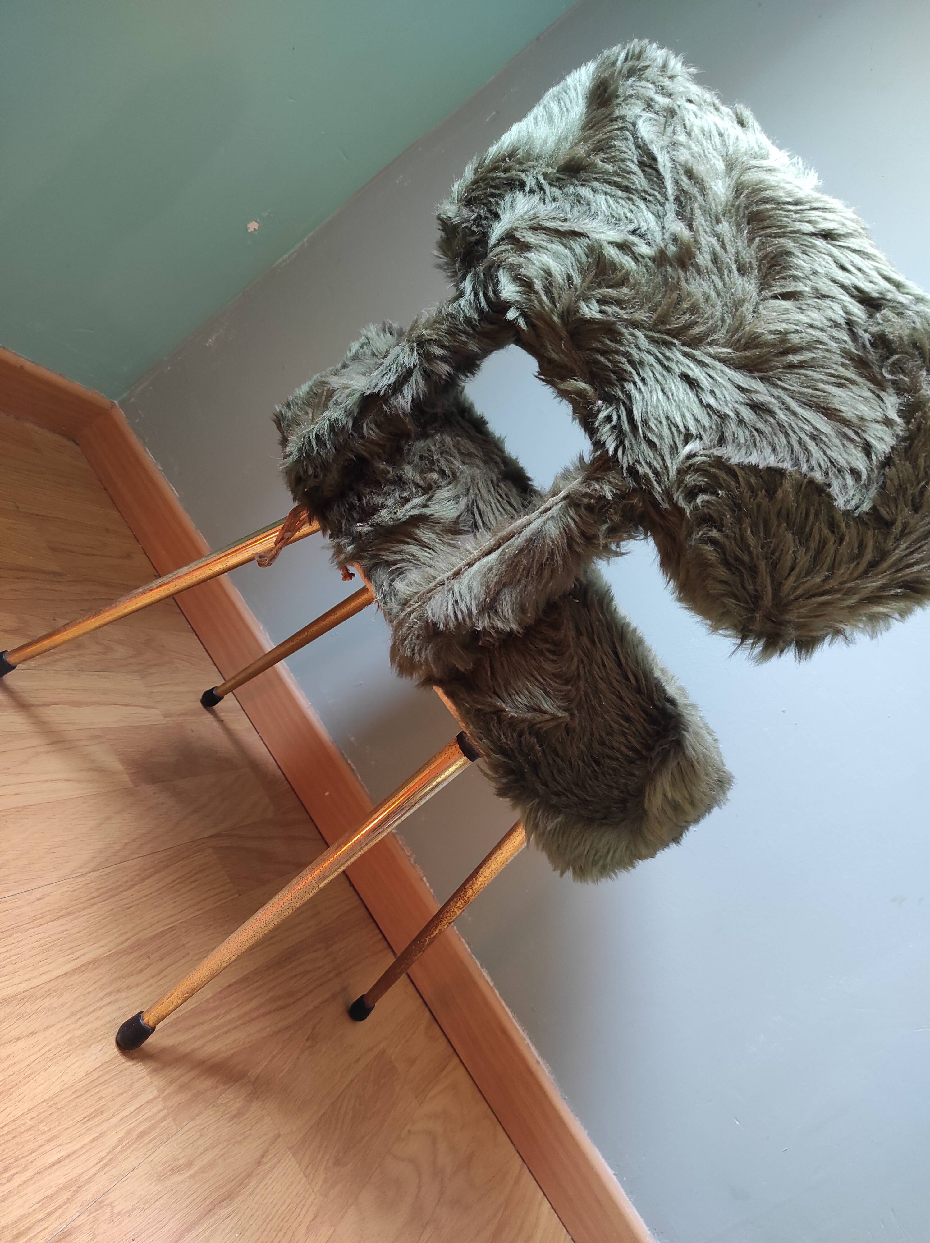 Green "moumoute" chair 1970 Pelfran