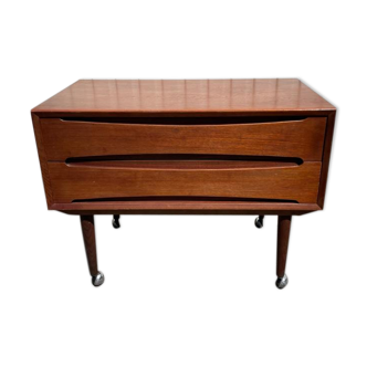 Small chest of drawers  on wheels