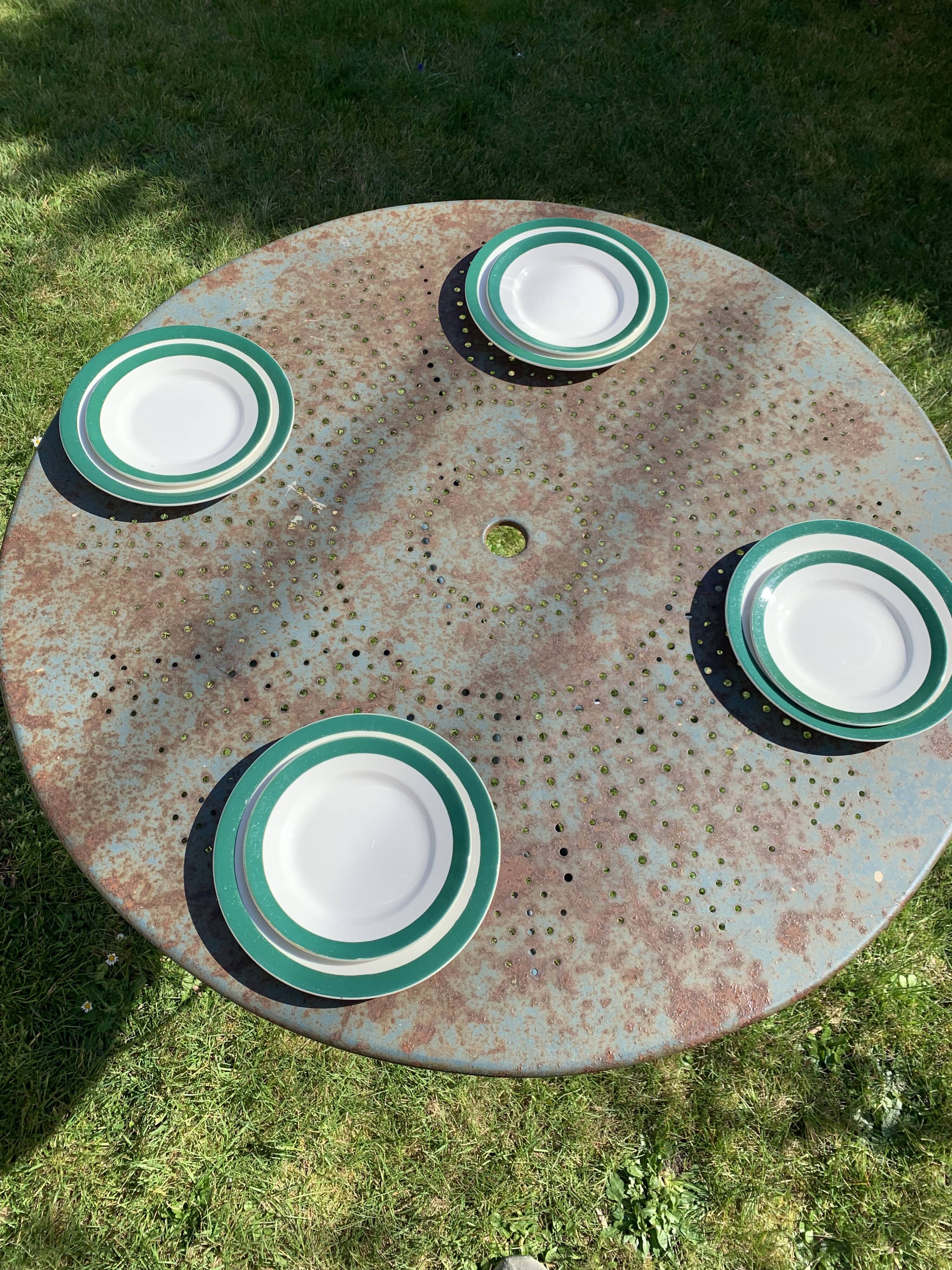 8 plates 4 flat and 4 small dark green Digoin sarreguemines vintage