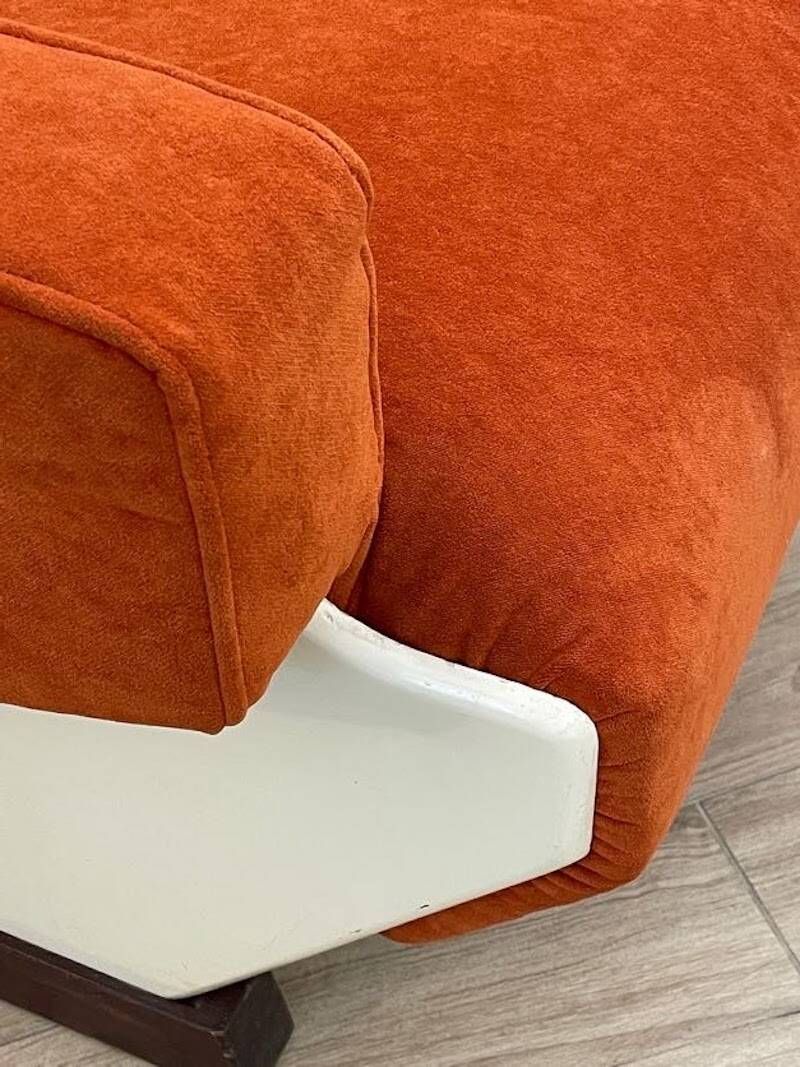 Italian lounge chair from the 1960s - 1970s.