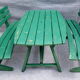 Salon de jardin en bois une table deux bancs année 60