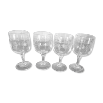 Lot de 4  petits verres  anciens