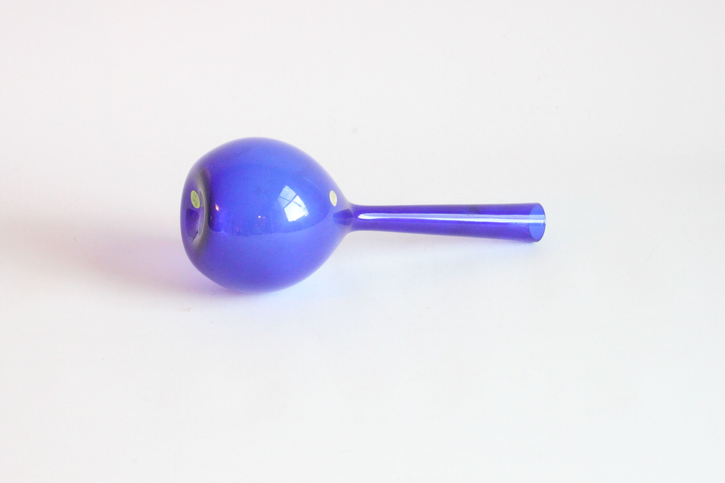 Cobalt blue bud vase by Arthur Percy for Gullaskruf Glasbruk, Sweden 1950s.