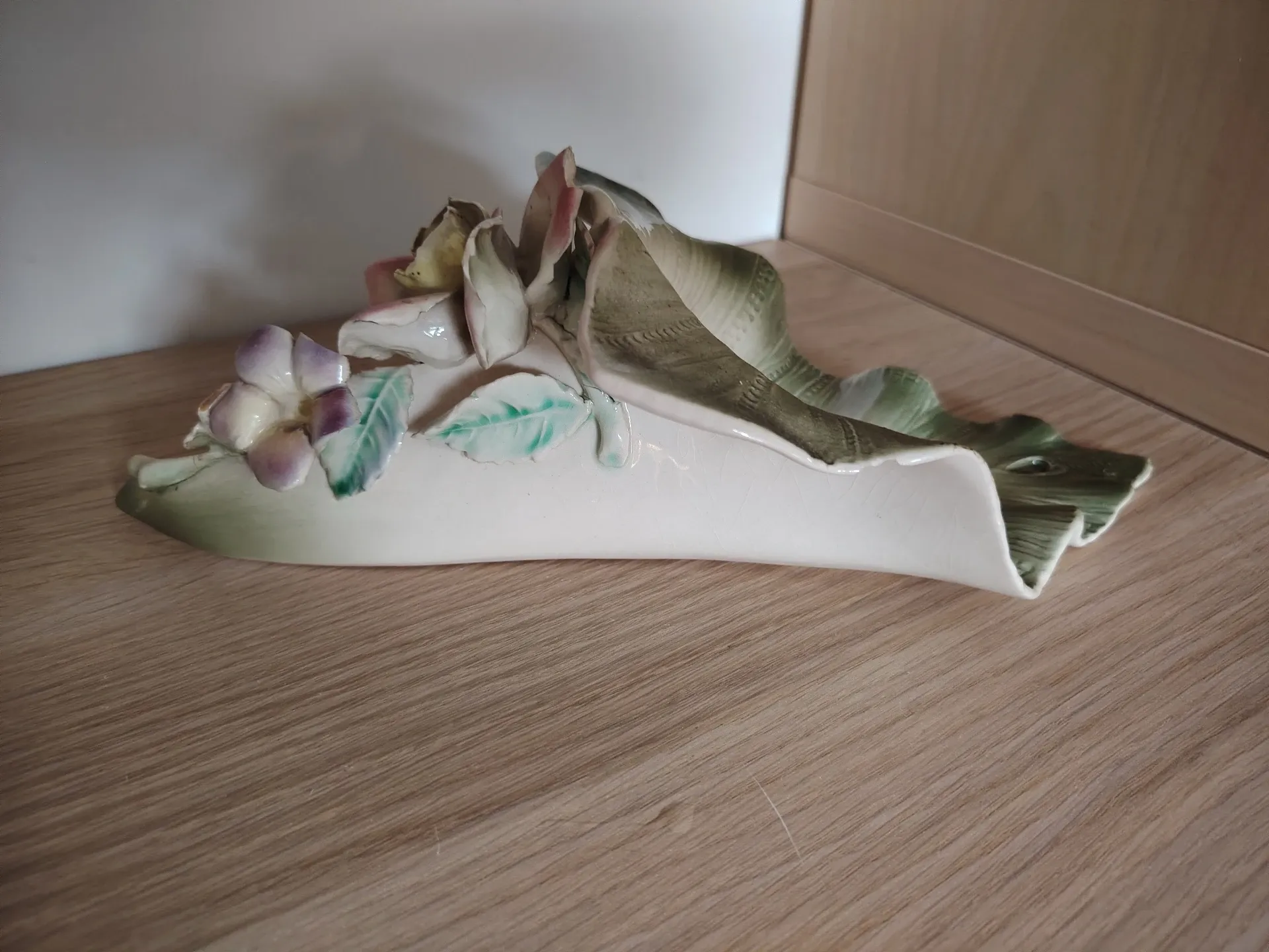 Bouquet holder, wall vase