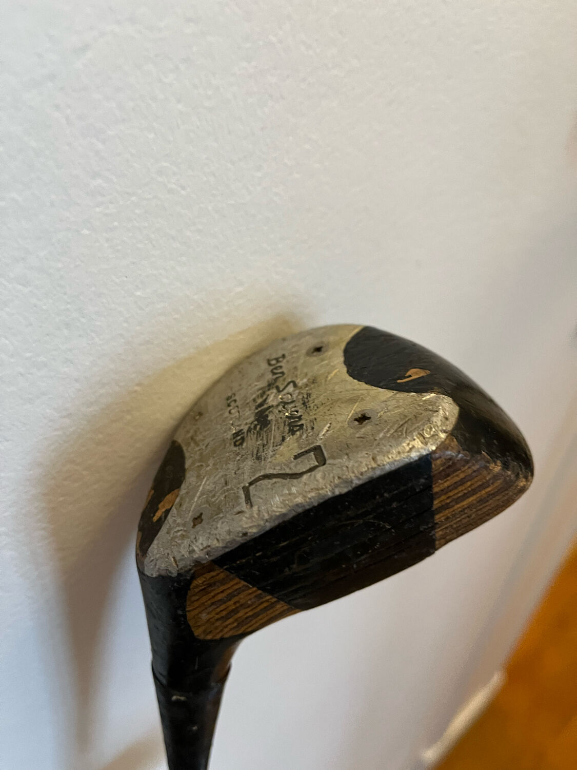 Golf bag filled with 5 vintage clubs