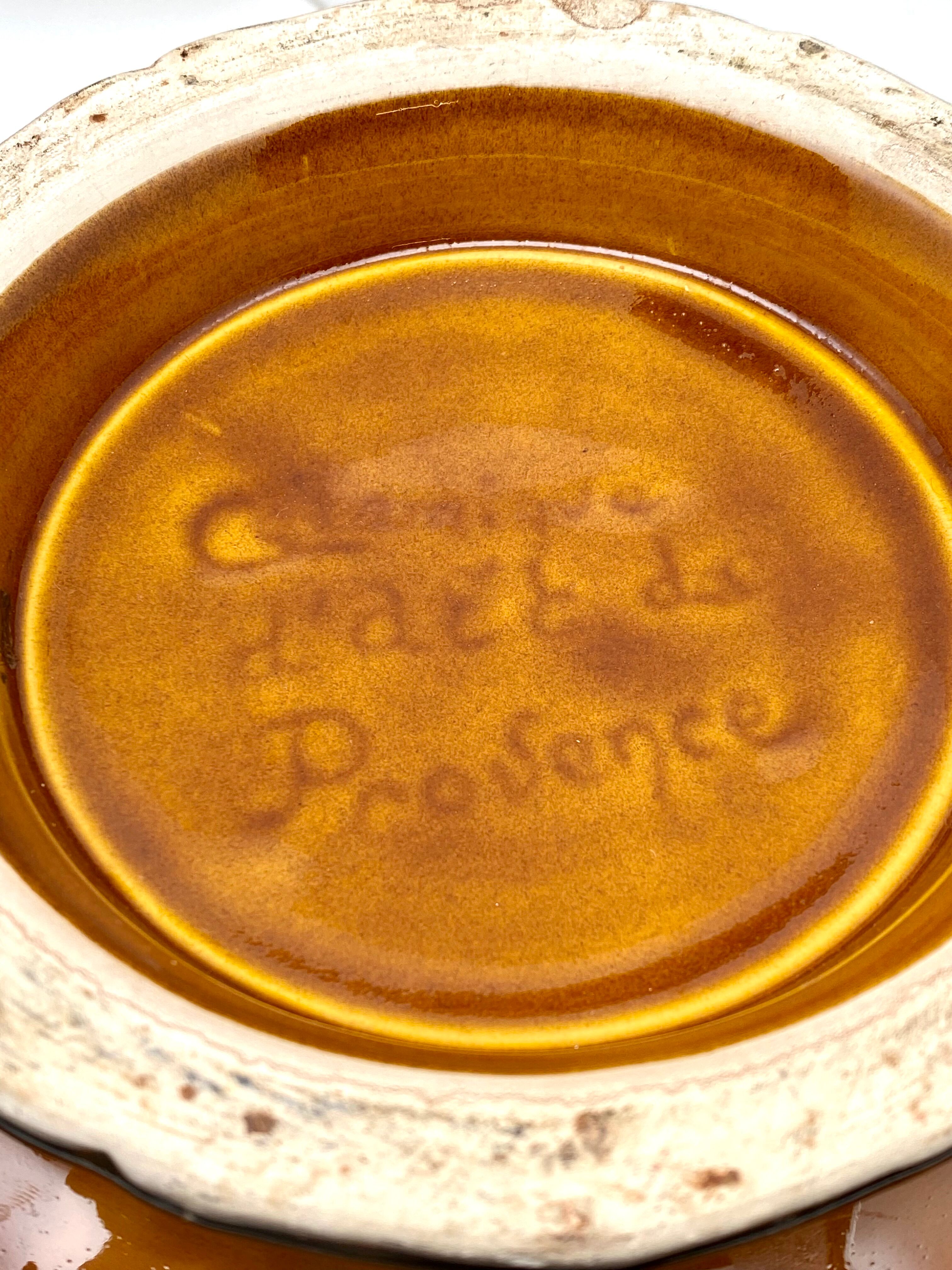 Soup tureen and its dish