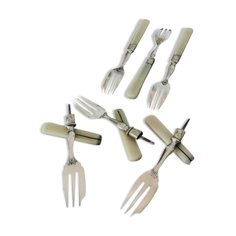 6 dessert forks